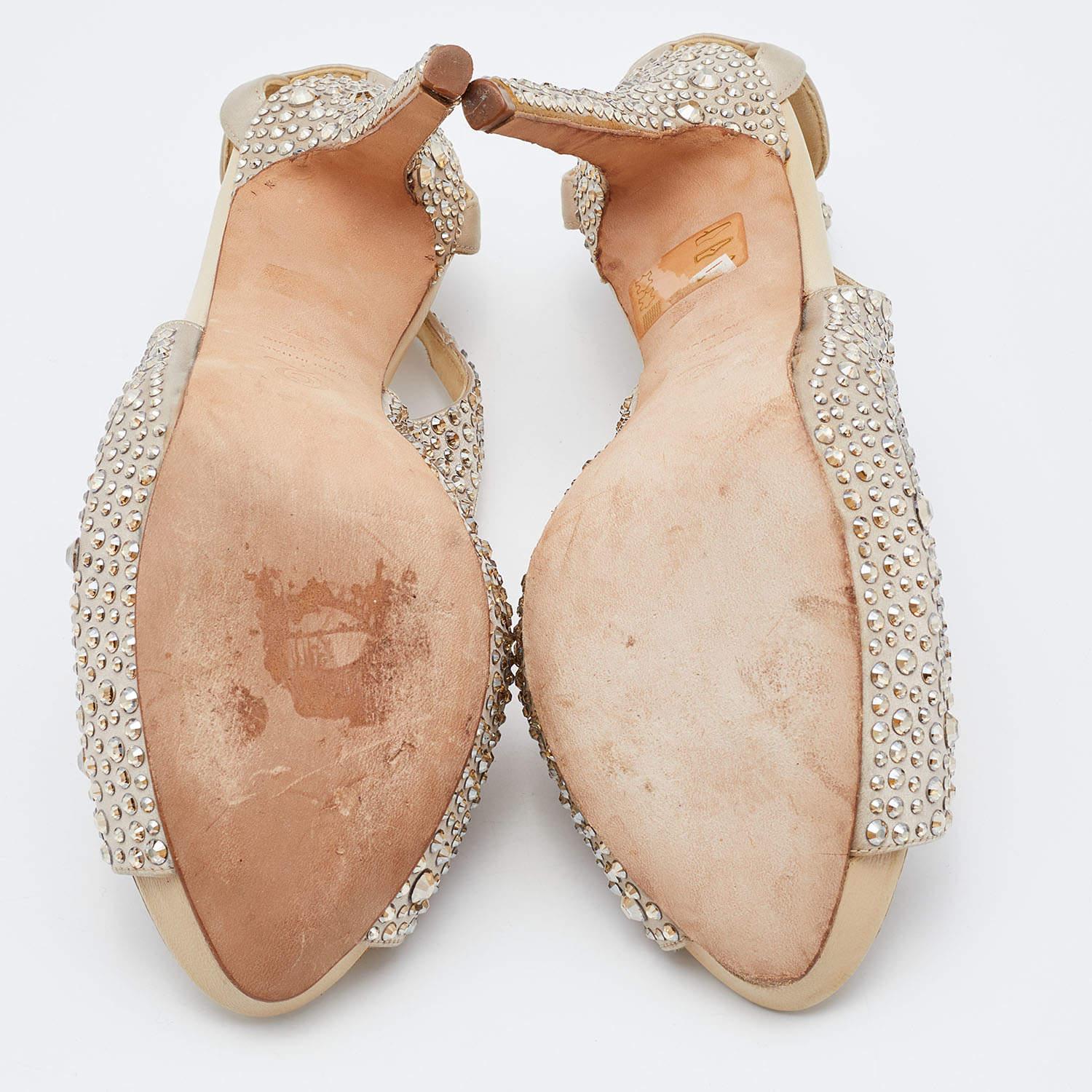 Alexander McQueen Beige Satin Crystal Embellished Peep Toe Pumps Size 38.5 For Sale 2