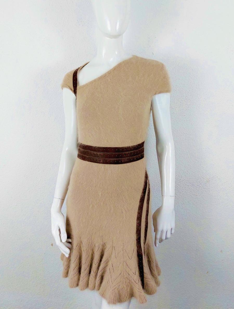 Alexander Mcqueen Beige Tan Angora Leather Knit Asymmetrical Cocktail Dress In Excellent Condition In PARIS, FR