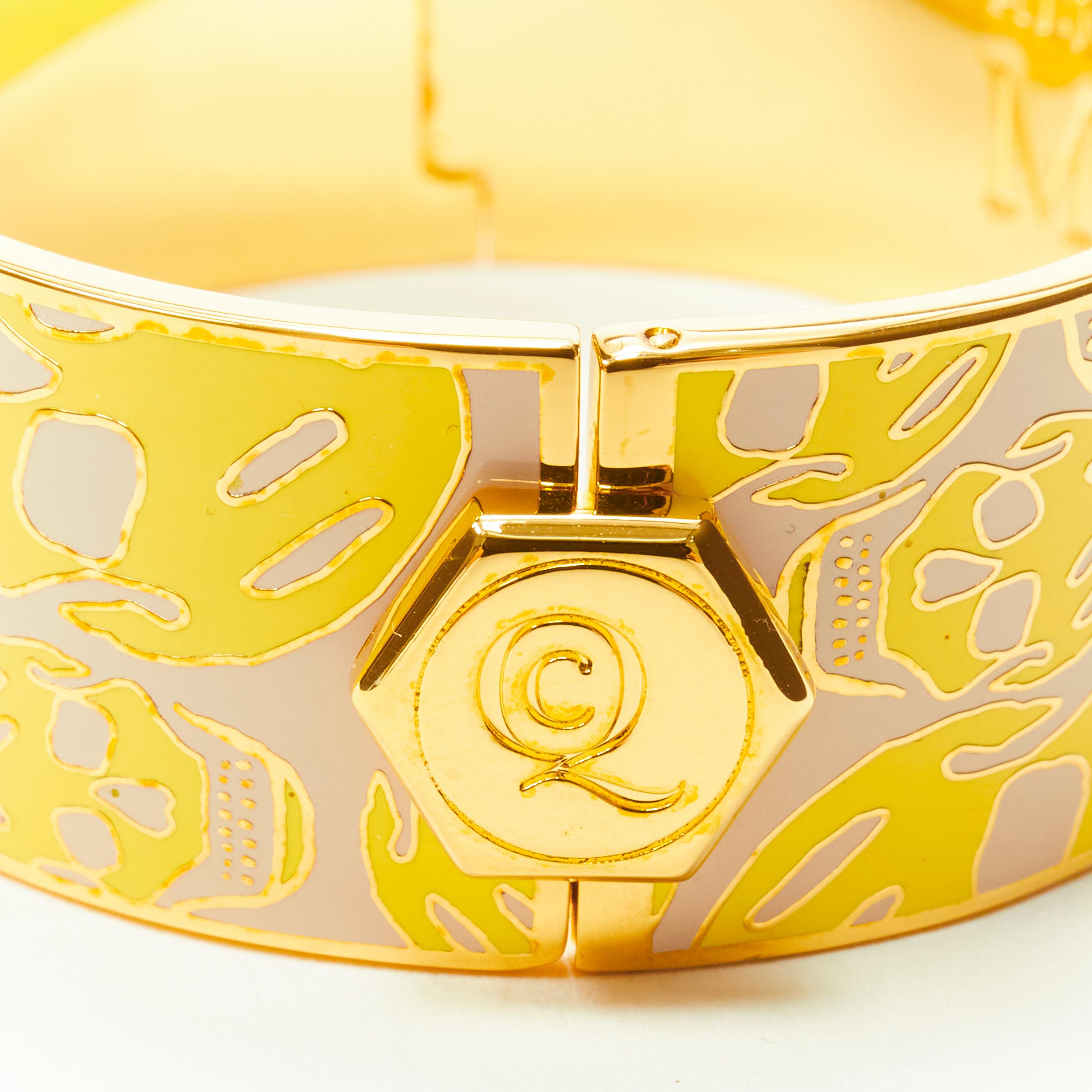 ALEXANDER MCQUEEN beige yellow skull enamel gold tone brass bangle cuff In Excellent Condition For Sale In Hong Kong, NT
