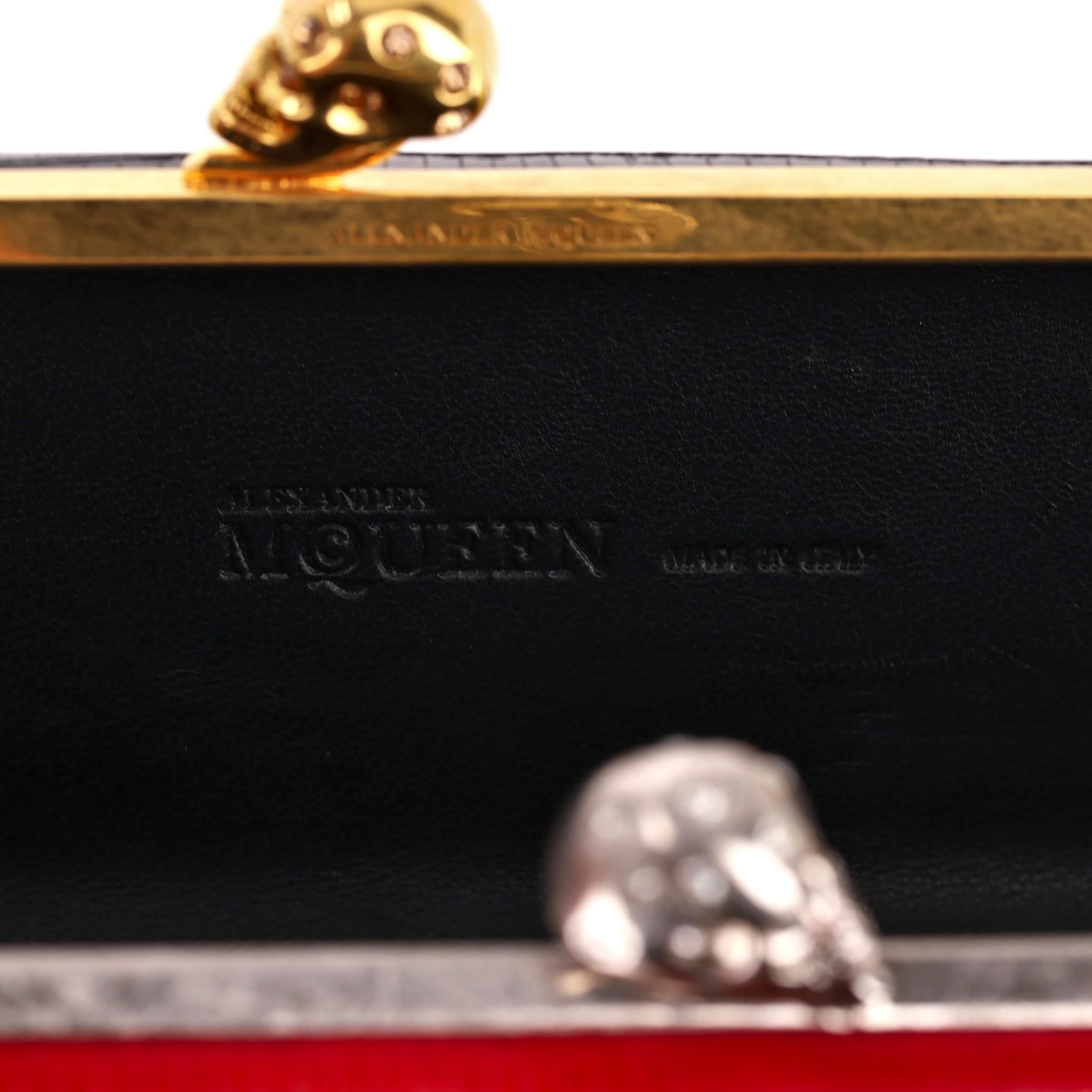 Alexander McQueen - Pochette en lézard bicolore avec têtes de mort en cristal Swarovski en vente 3