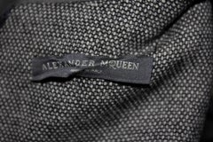 Alexander McQueen - Robe de jour en laine à œil d'oiseau