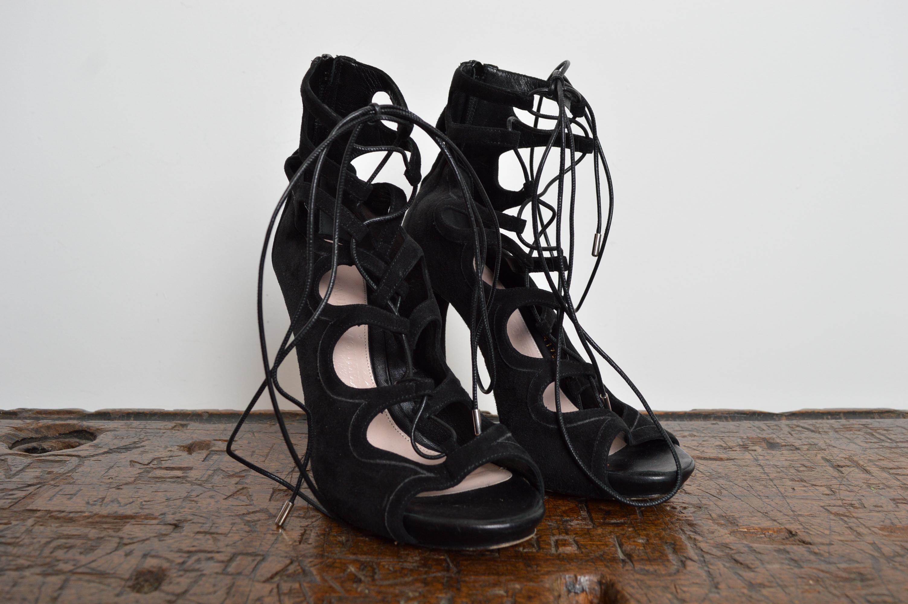 Alexander McQueen Black Calf Suede Peep Toe Lace Up Stiletto High Heels
Size; UK 6 / EU 39
Heel Height; 4.5” (1” Tall at the front of shoe providing a 3.5” Platform).
Condition; 8/10 Fantastic Condition, extremely minor wear. 
Material; Suede / Calf