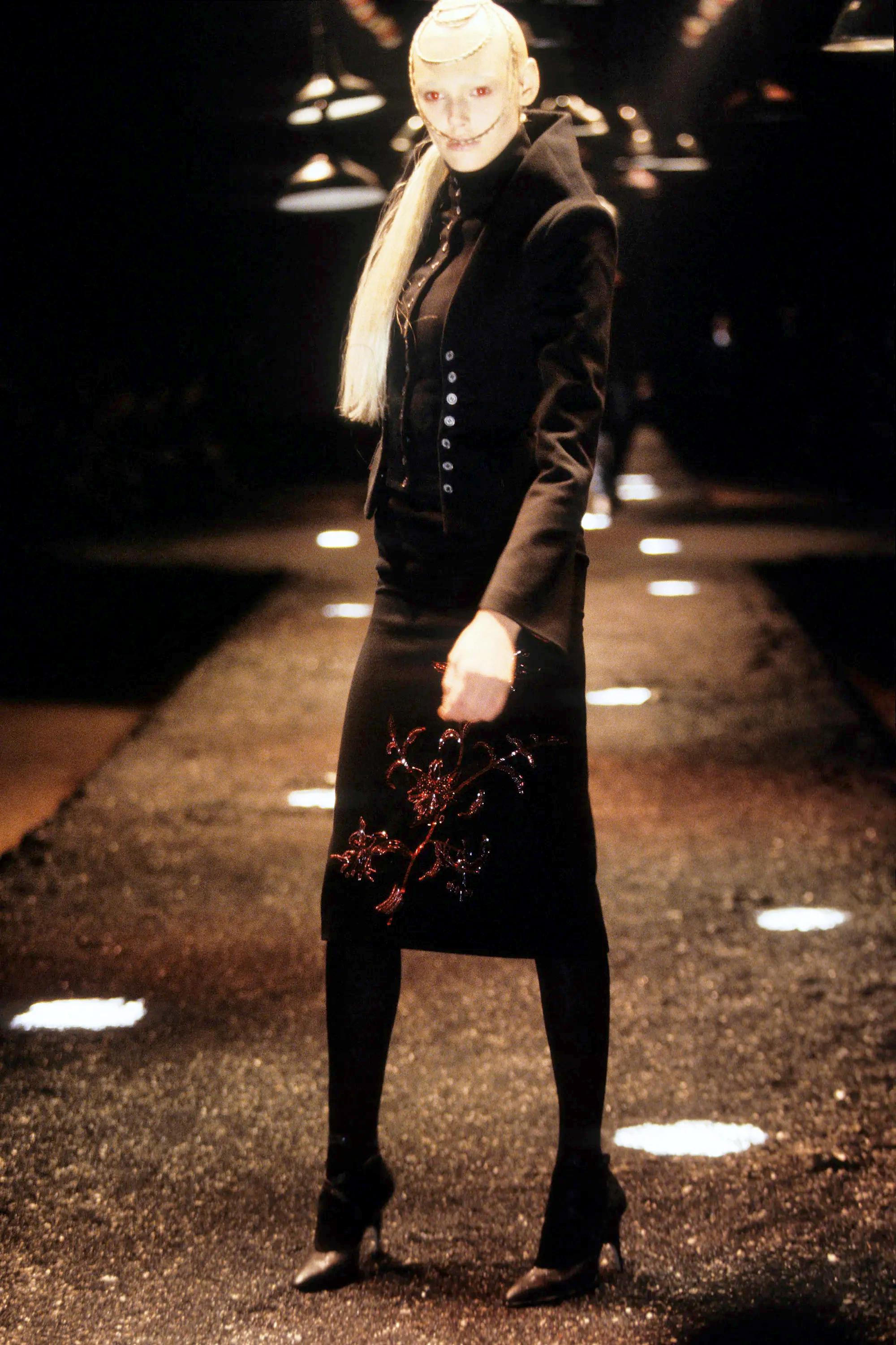 Alexander McQueen Black Cashmere 'Joan' Suit, FW 1998 In Excellent Condition For Sale In London, GB