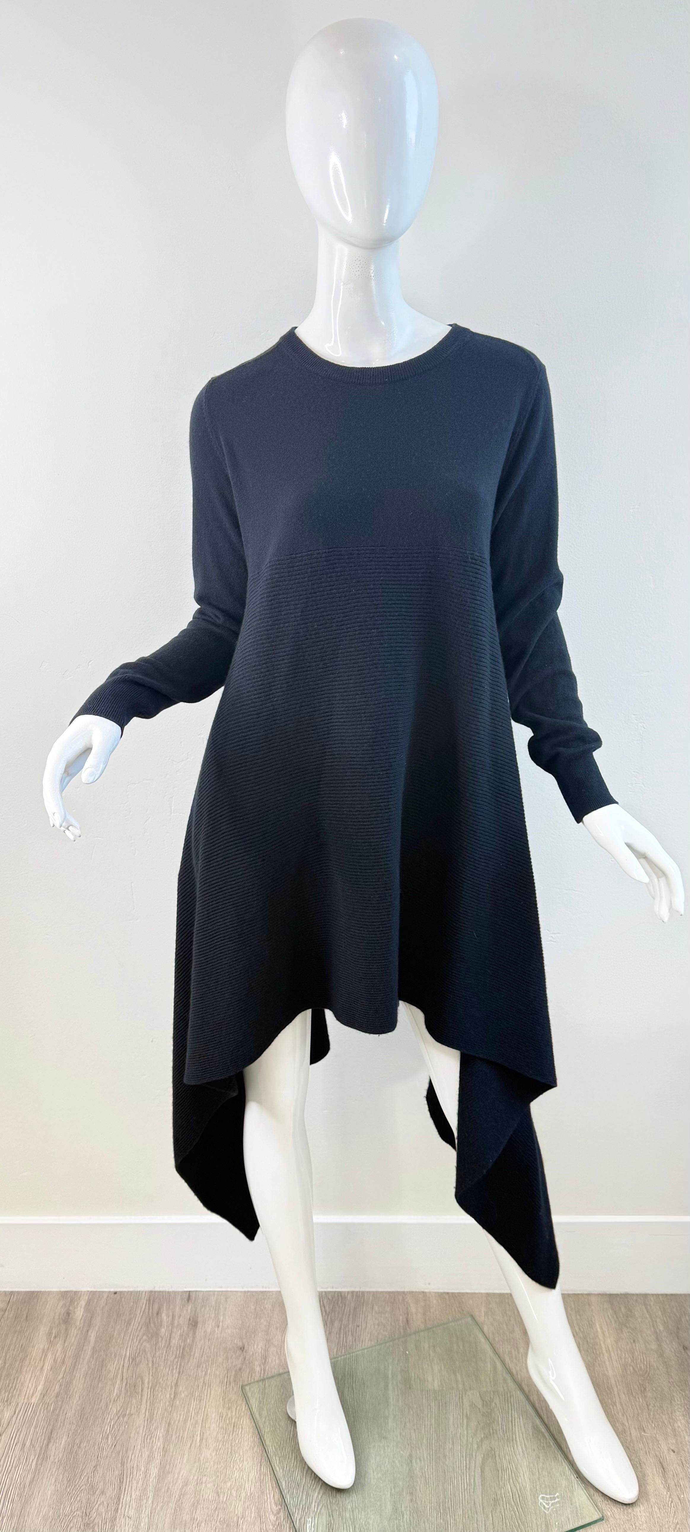 Alexander McQueen Schwarzes Pulloverkleid mit asymmetrischem Saum aus Kaschmir- und Wollmischung 2000s im Angebot 14
