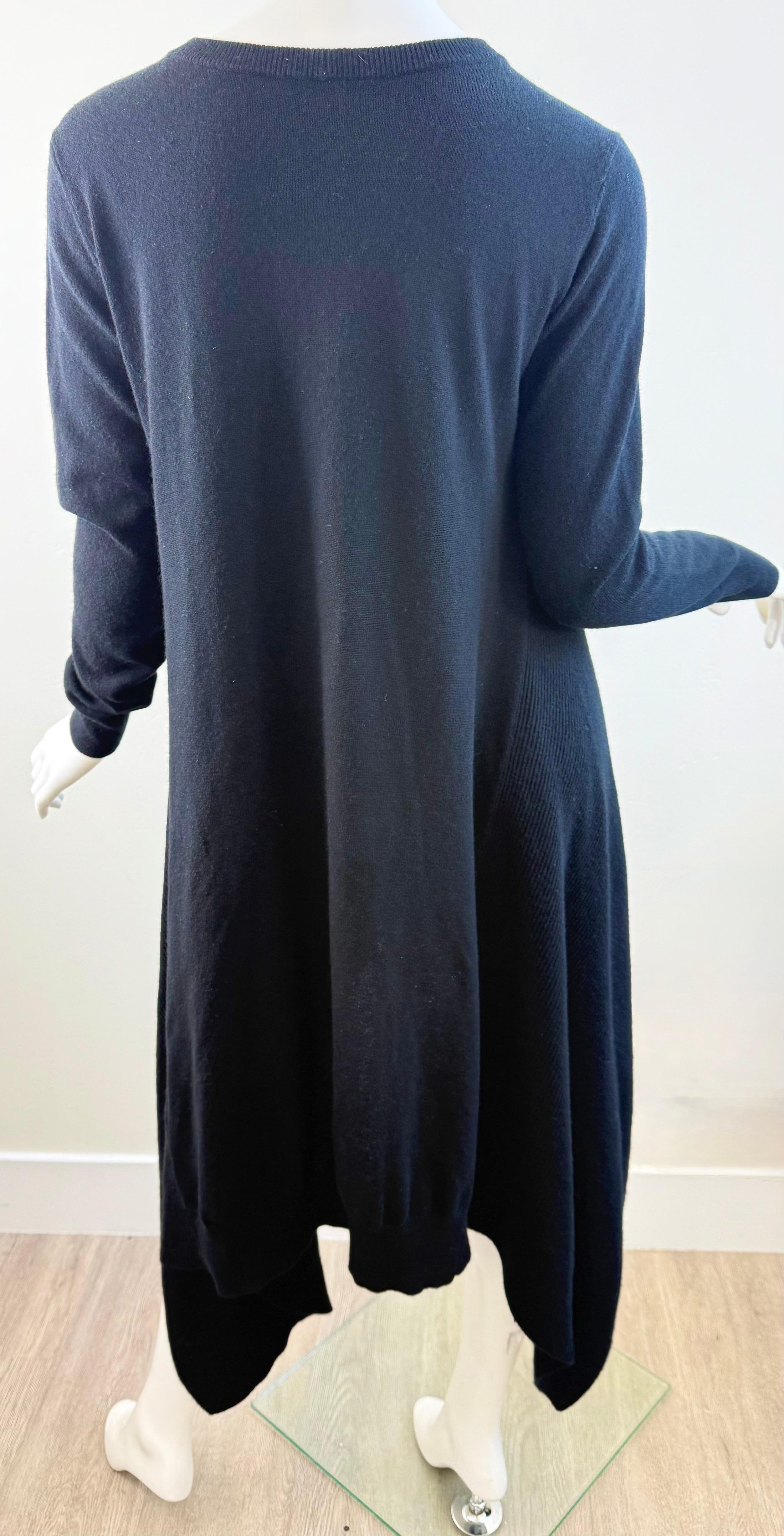 Alexander McQueen Schwarzes Pulloverkleid mit asymmetrischem Saum aus Kaschmir- und Wollmischung 2000s im Angebot 2