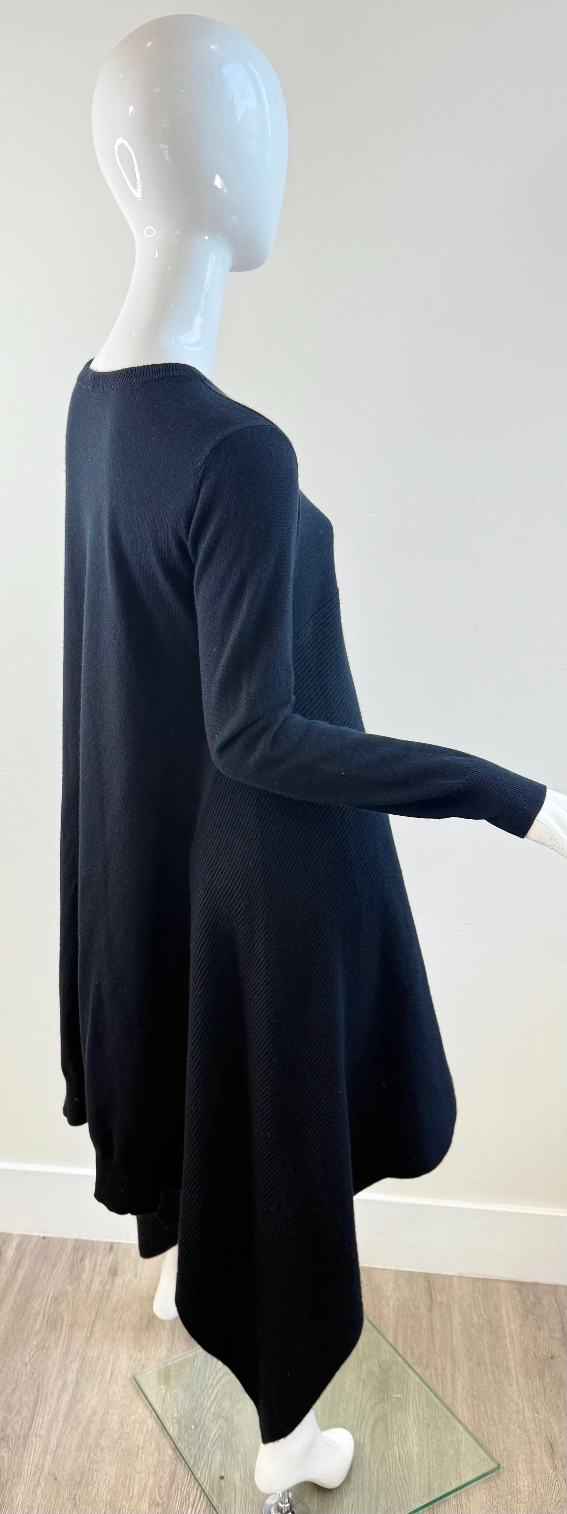 Alexander McQueen Schwarzes Pulloverkleid mit asymmetrischem Saum aus Kaschmir- und Wollmischung 2000s im Angebot 5