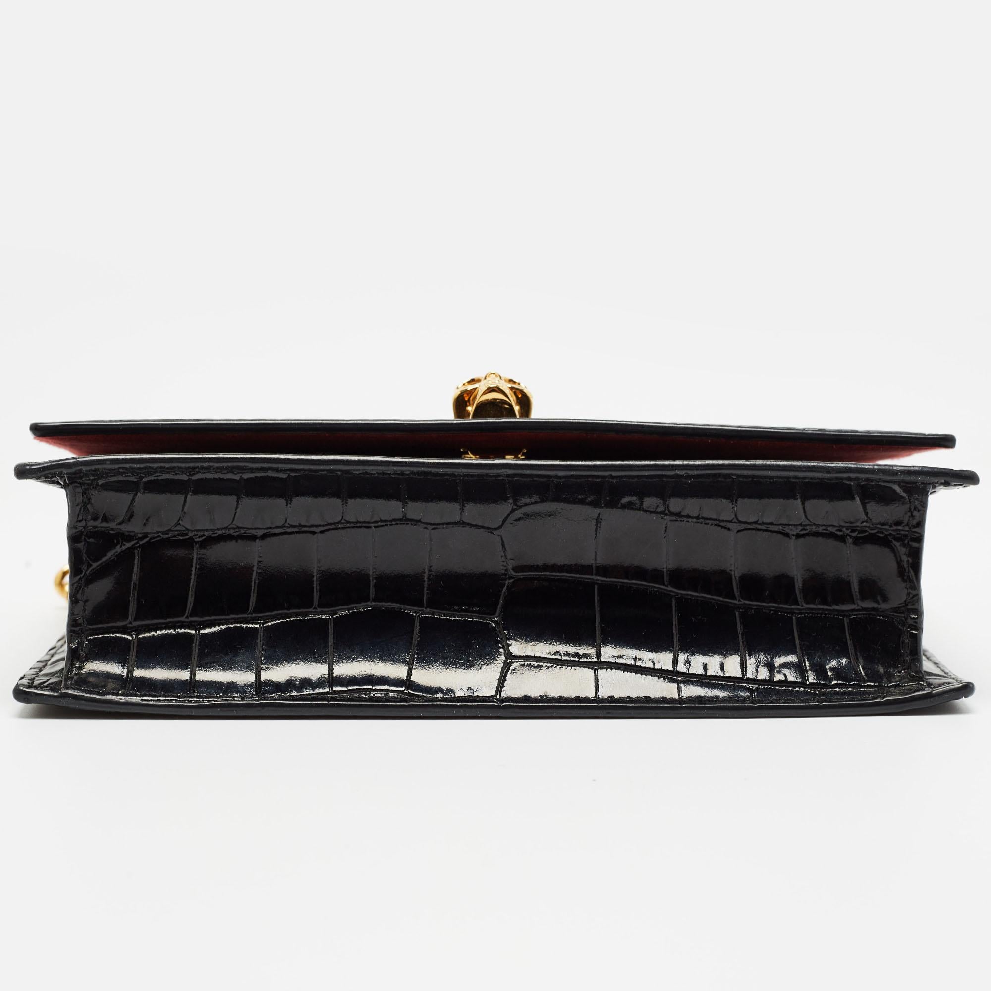 Alexander McQueen Black Croc Embossed Leather Skull Chain Clutch For Sale 1