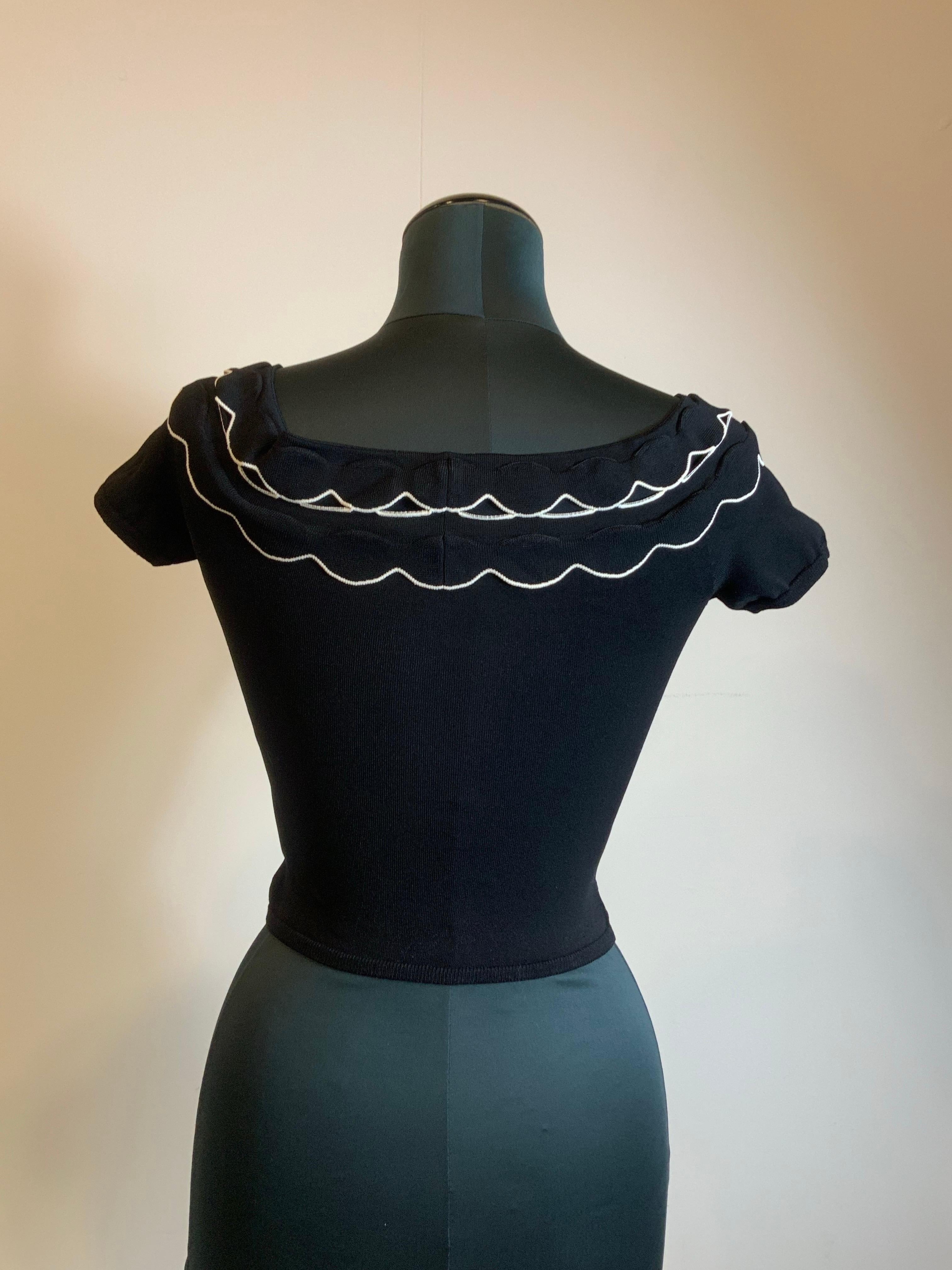 Alexander McQueen black crop Top In Excellent Condition For Sale In Carnate, IT