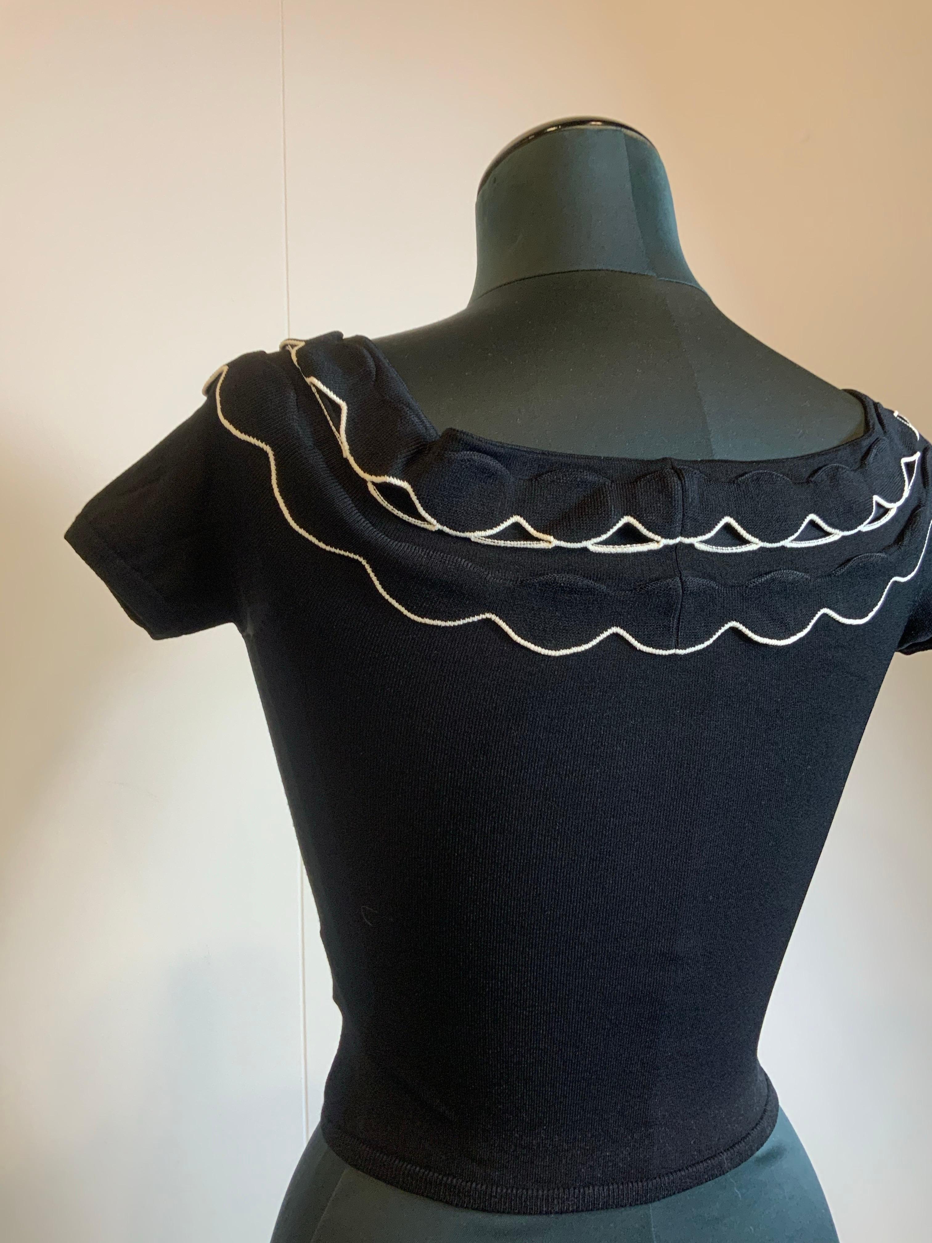 Women's or Men's Alexander McQueen black crop Top For Sale