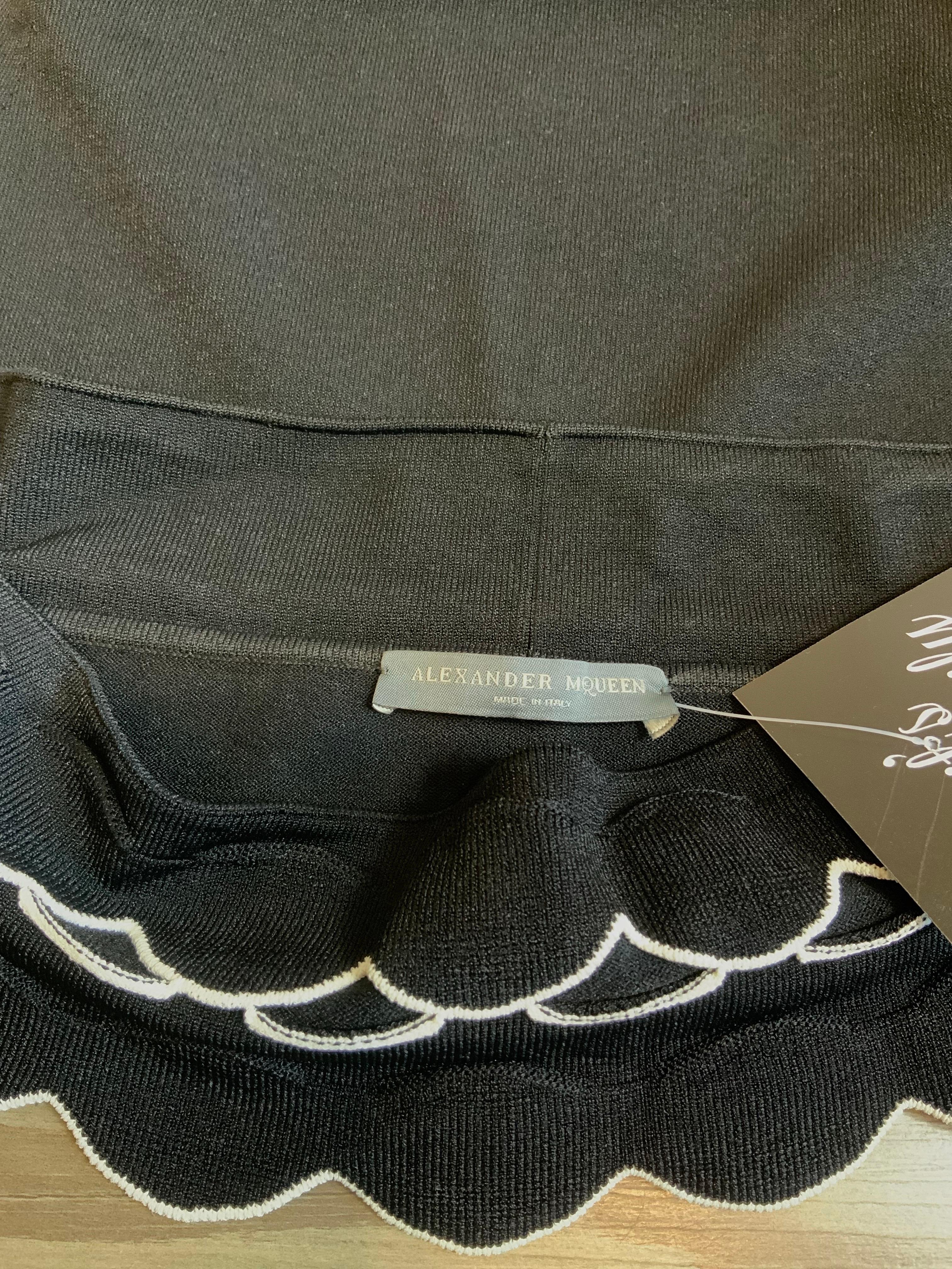 Alexander McQueen black crop Top For Sale 1