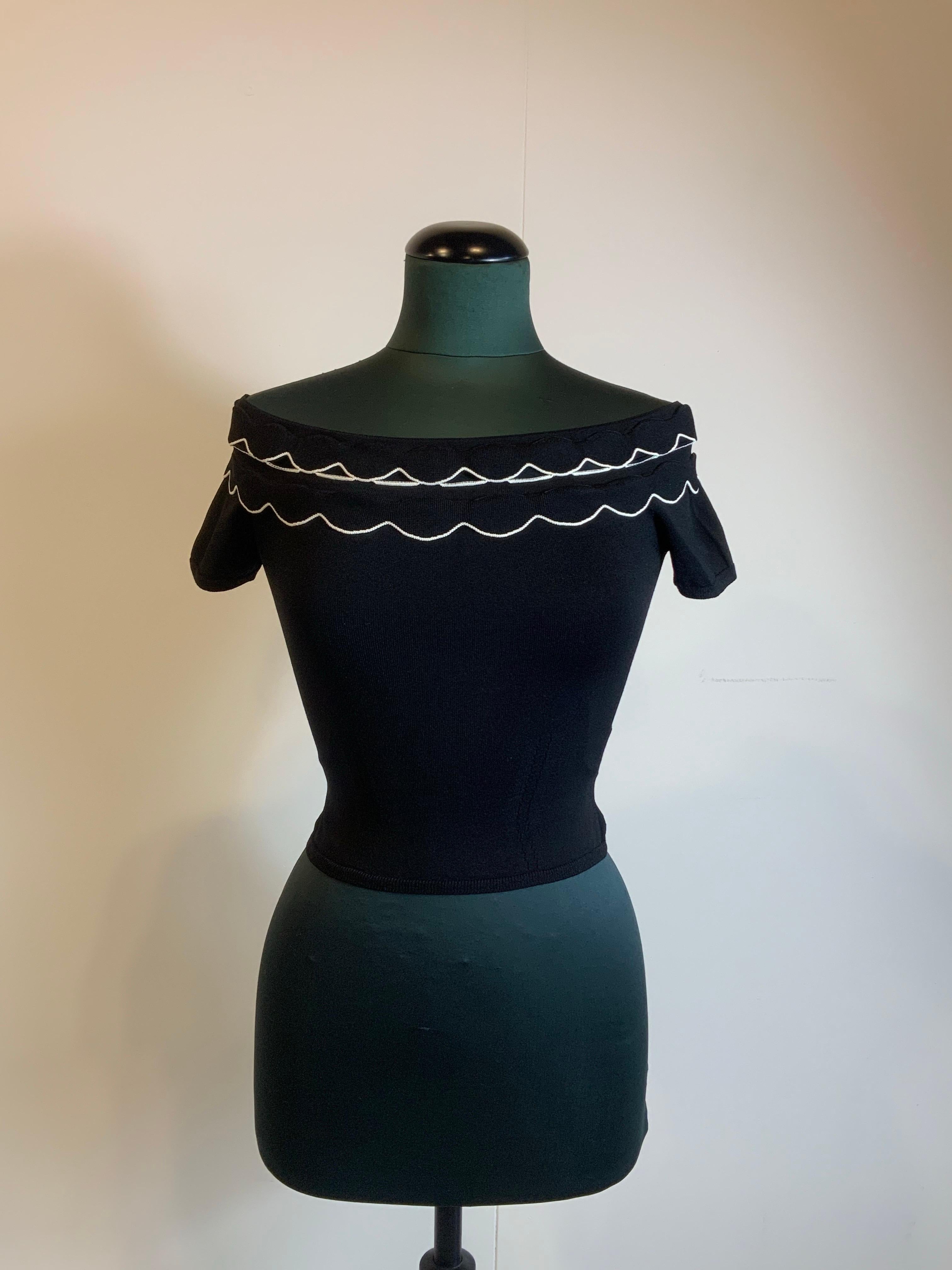 Alexander McQueen black crop Top For Sale 2