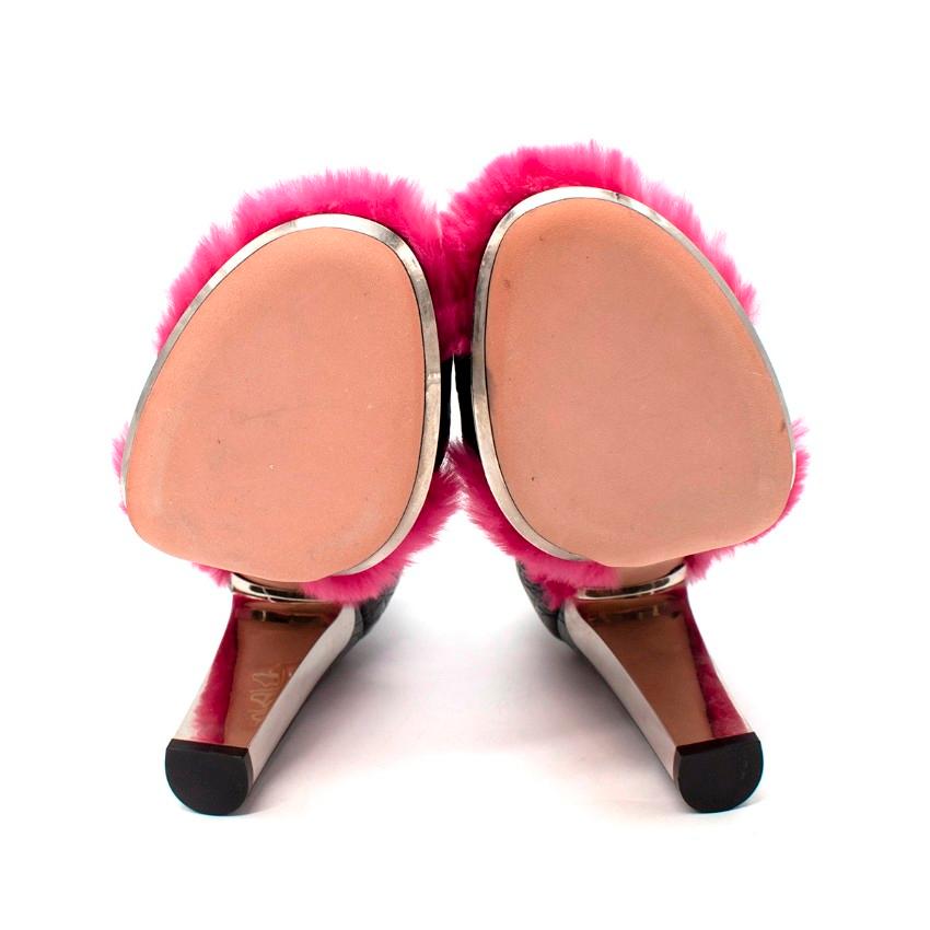 Alexander McQueen Rosa Pelz gefütterte Sandalen mit Absatz mit geprägtem Krokodilleder - US 6,5 4