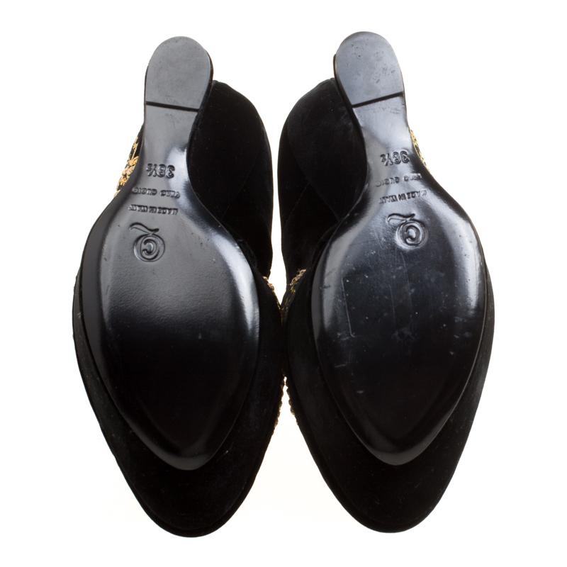 Alexander McQueen Black Embroidered Velvet Hamlet Wedge Platform Pumps Size 38.5 1