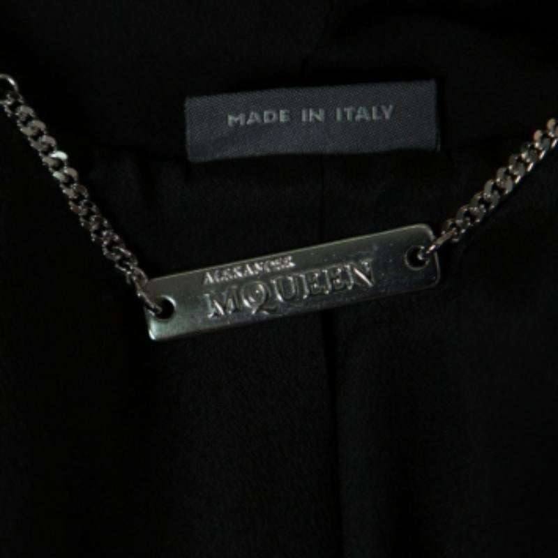 Alexander McQueen Blazer recortado con detalle drapeado de imitación a capas negro S en venta 1