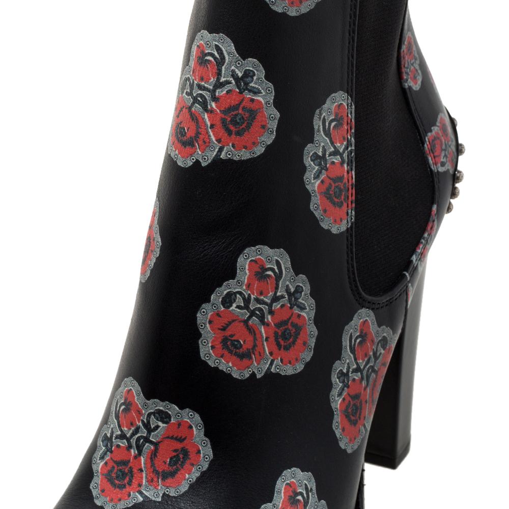 Alexander McQueen Black Floral Print Chelsea Studded Heels Ankle Boots Size 39 In New Condition In Dubai, Al Qouz 2