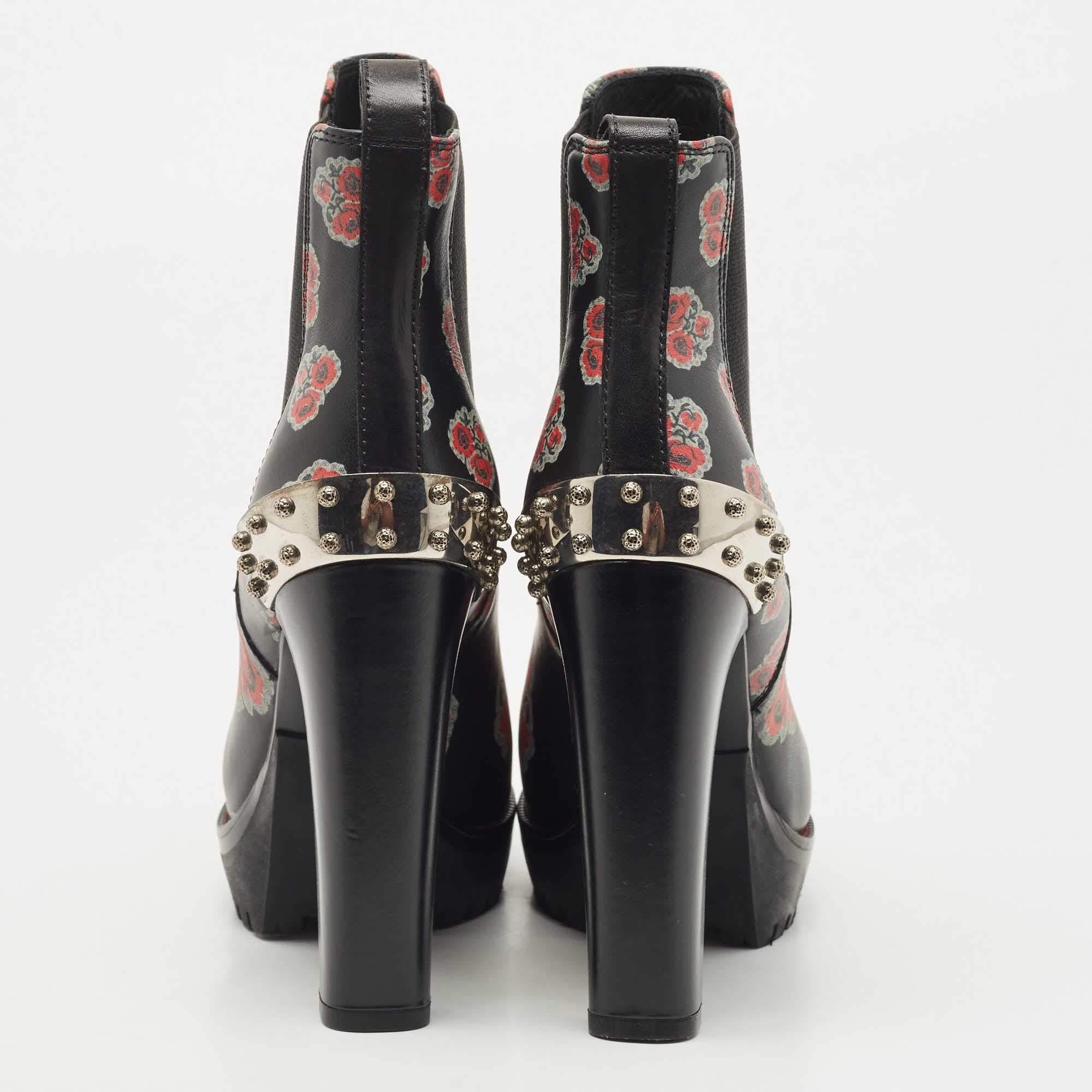 Alexander McQueen Black Floral Print Leather Chelsea Studded Heels Ankle Boots S In New Condition In Dubai, Al Qouz 2