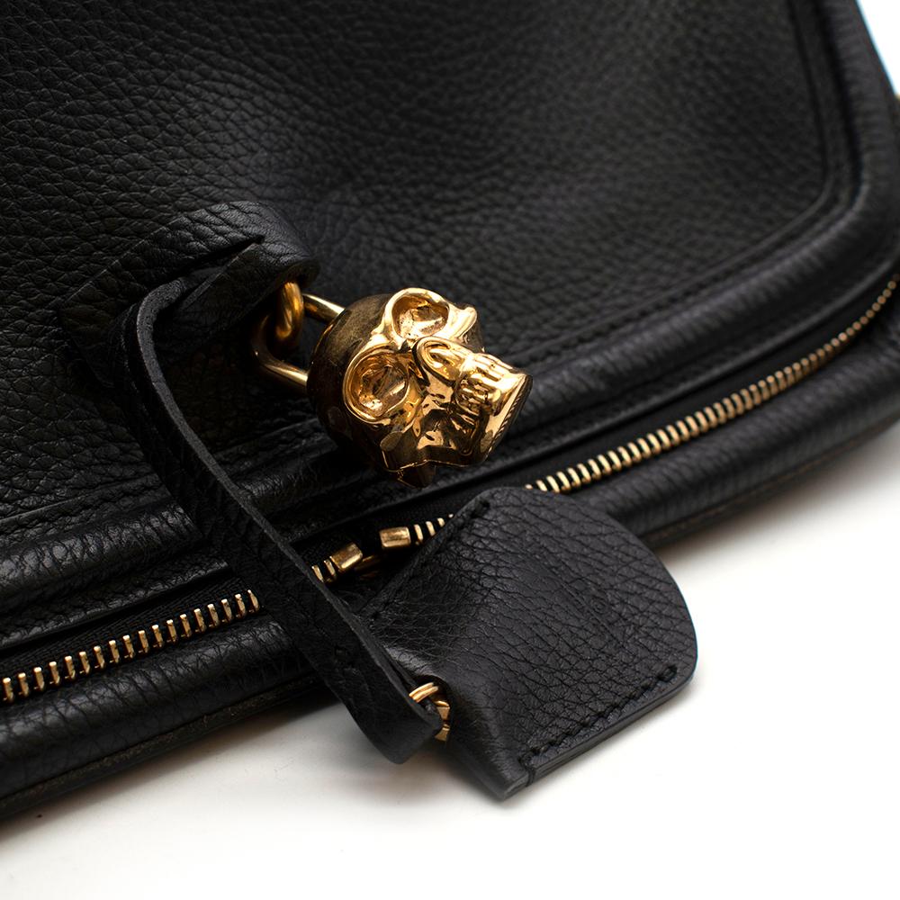 Alexander McQueen Black Foldover Skull Clutch Bag For Sale 2