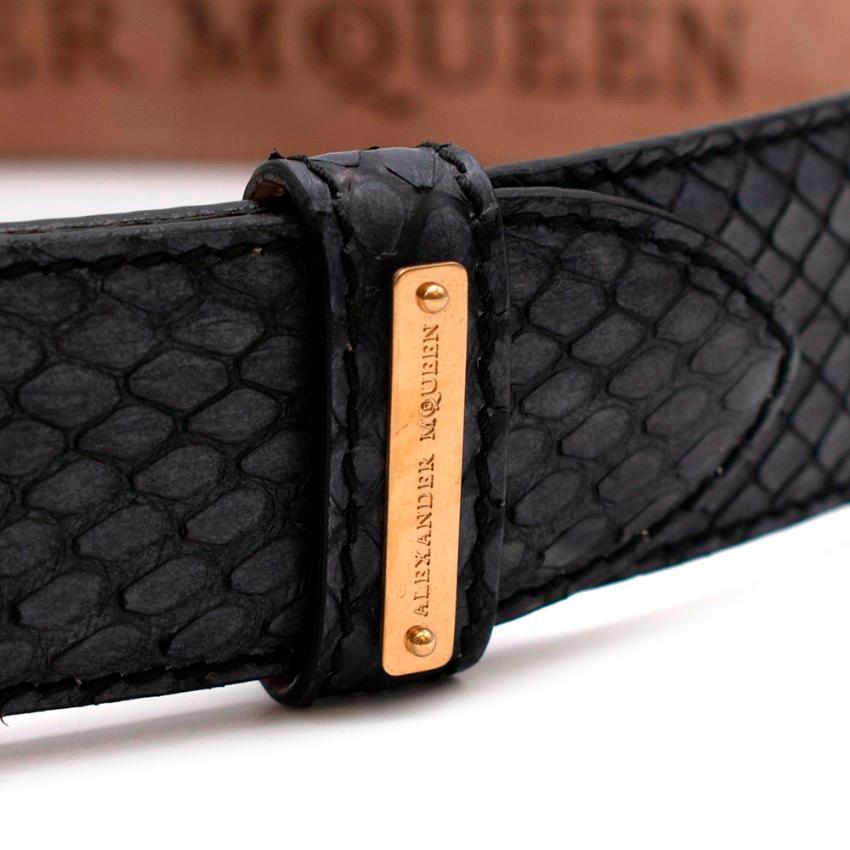 Women's or Men's Alexander McQueen Black & Gold Snakeskin Textured Belt 