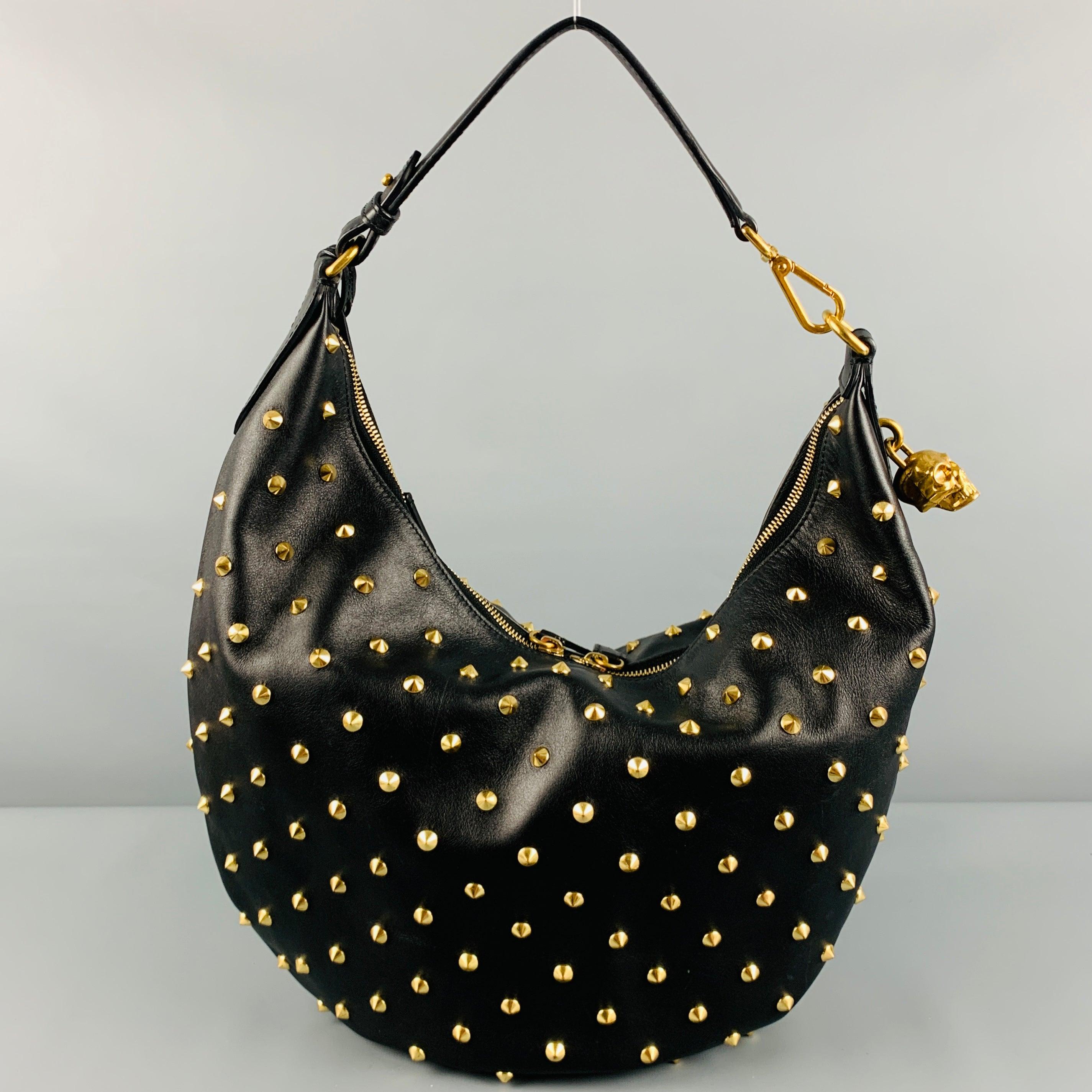 ALEXANDER MCQUEEN Black Gold Studded Leather Hobo Handbag In Good Condition For Sale In San Francisco, CA
