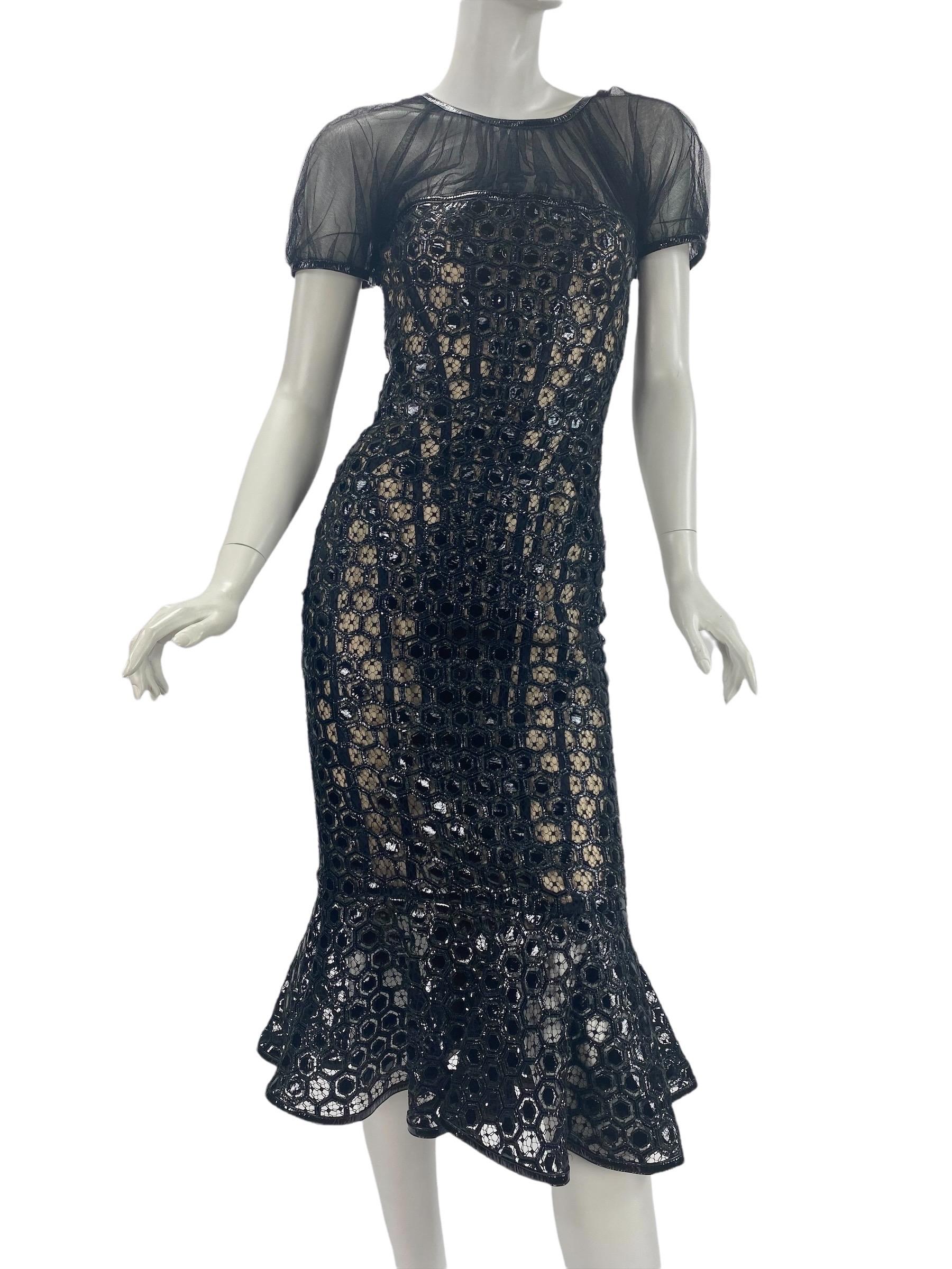 ALEXANDER McQUEEN Black Honeycomb-effect Patent-Leather & Tulle Corset Dress 38 In Excellent Condition For Sale In Montgomery, TX