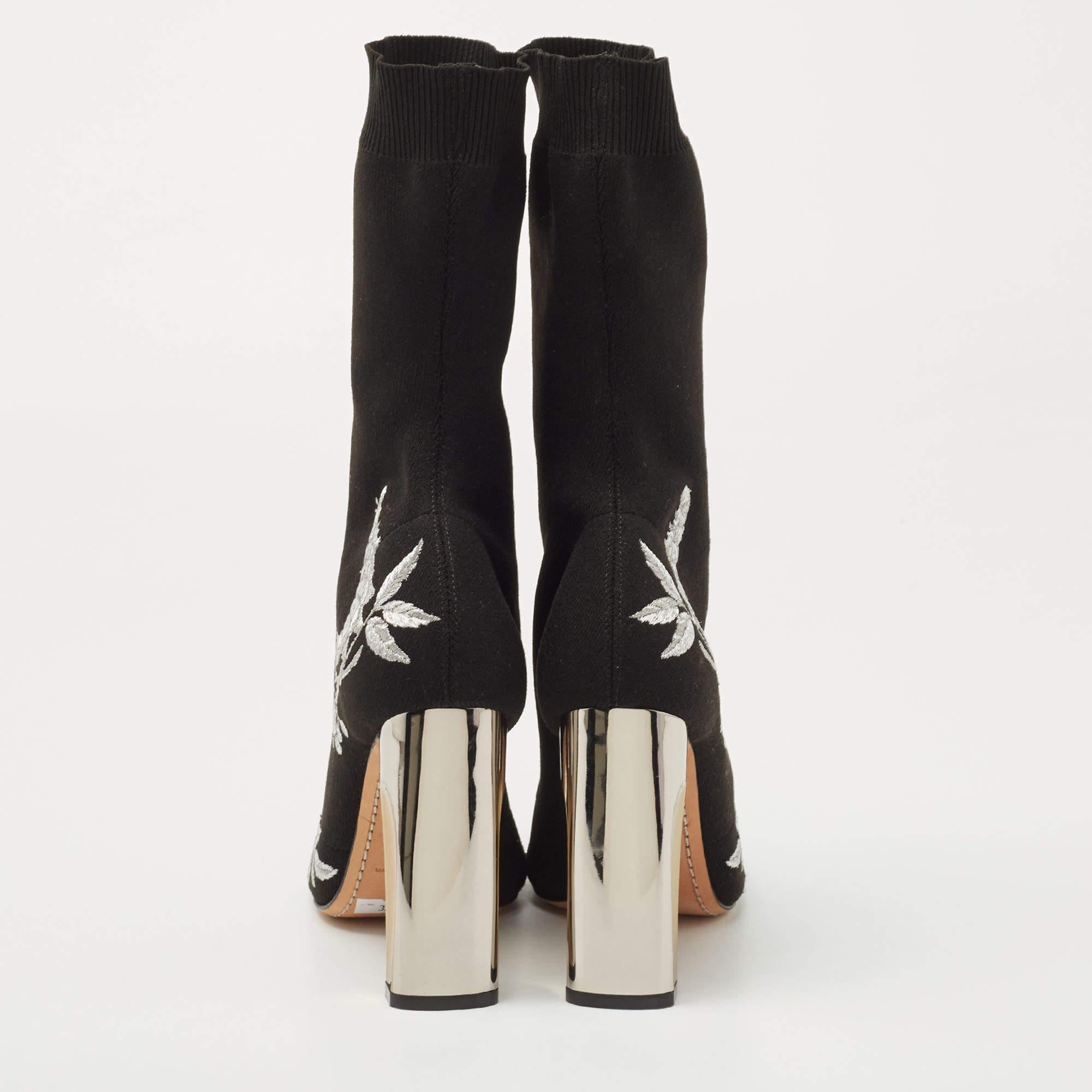 Alexander McQueen Black Knit Fabric Ankle Boots Size 37 In New Condition In Dubai, Al Qouz 2