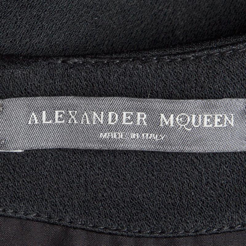 Alexander McQueen black LACE DETAIL PLEATE PEPLUM Blouse Shirt 40 S In Excellent Condition For Sale In Zürich, CH