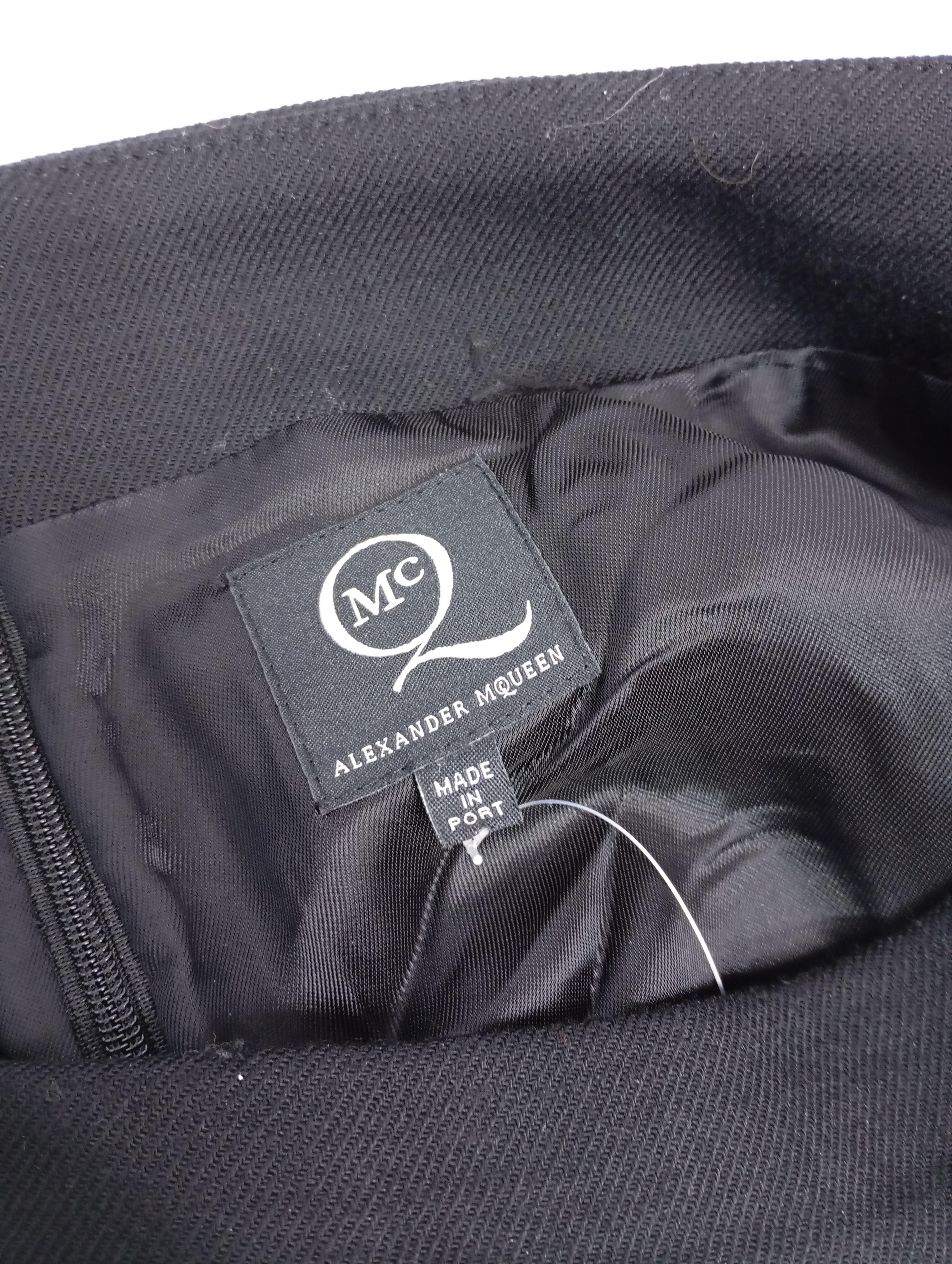 Alexander McQueen Black Layered Mini Skirt - EU 40 Negro en venta