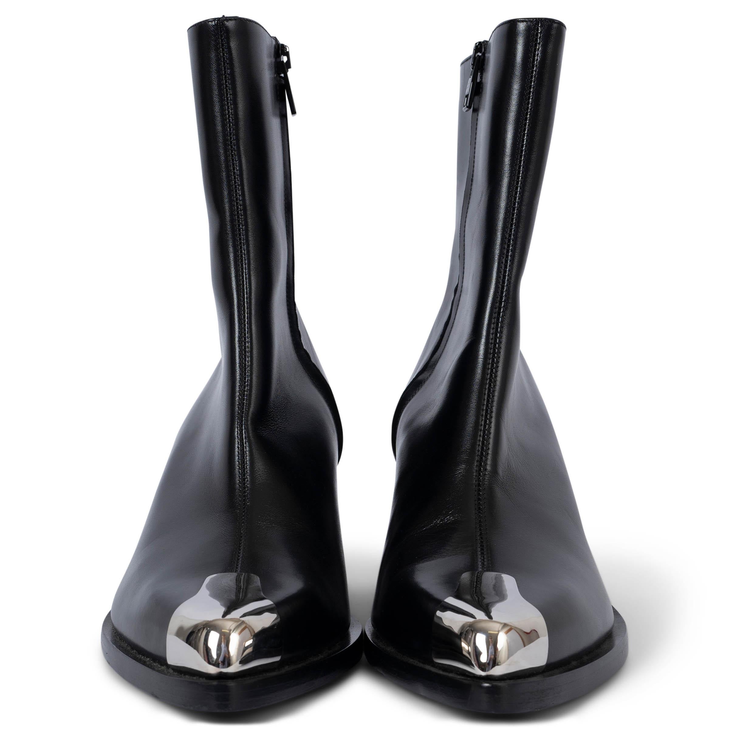 100% authentic Alexander McQueen Boxcar ankle-boots in black smooth calfskin featuring silver-tone metal cap-toe. Open with a zipper on the inside. Brand new. 

2022 Pre-Fall

Measurements
Imprinted Size	40
Shoe Size	40
Inside Sole	27cm