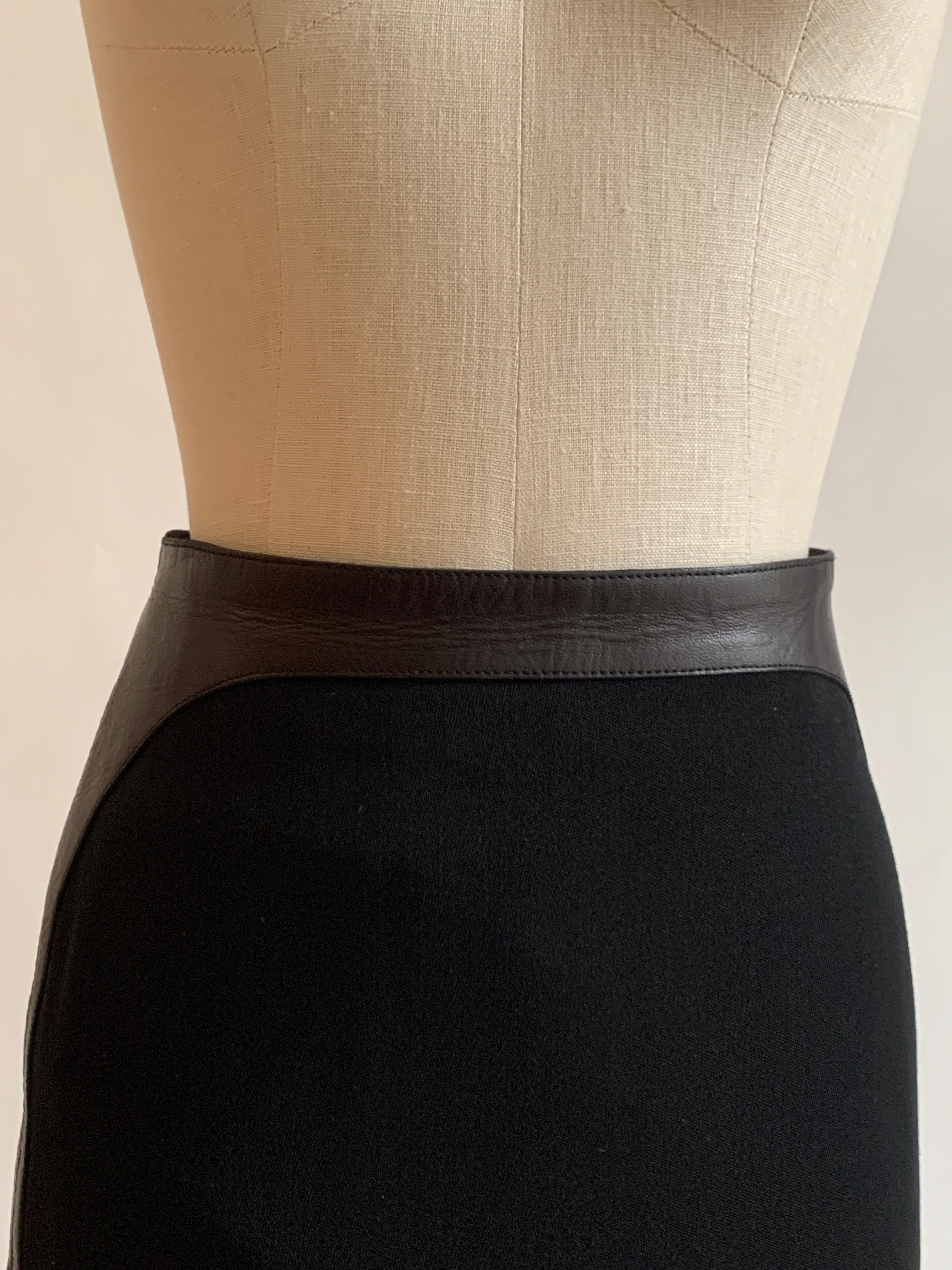 Alexander Mcqueen Black Leather Accent Pencil Skirt  In Good Condition In San Francisco, CA