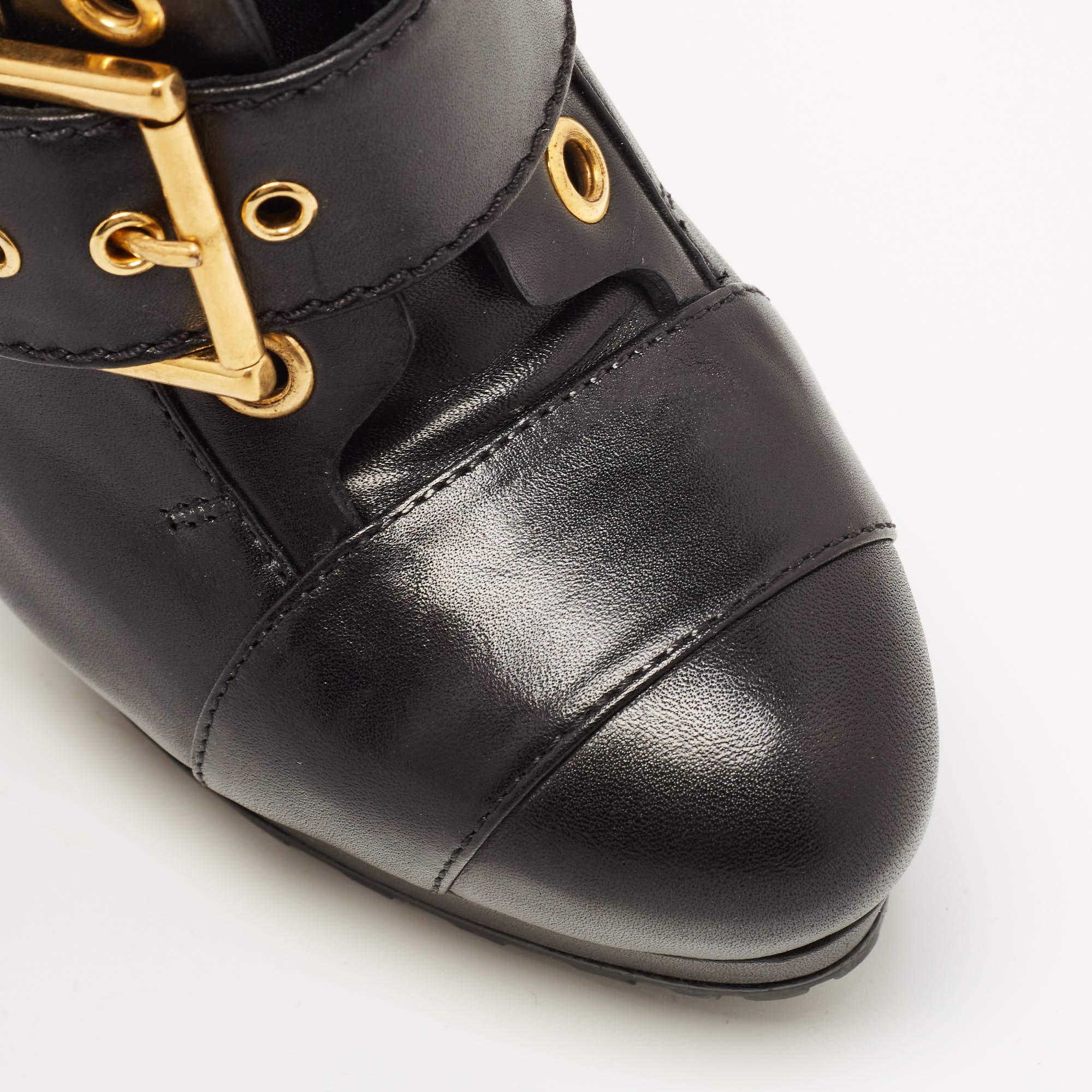 Alexander McQueen Black Leather Ankle Boots  In New Condition In Dubai, Al Qouz 2