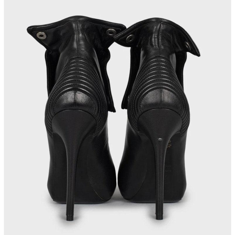 Alexander McQueen Botines de piel negra - Talla 38 en Bueno estado para la venta en Krakow, PL
