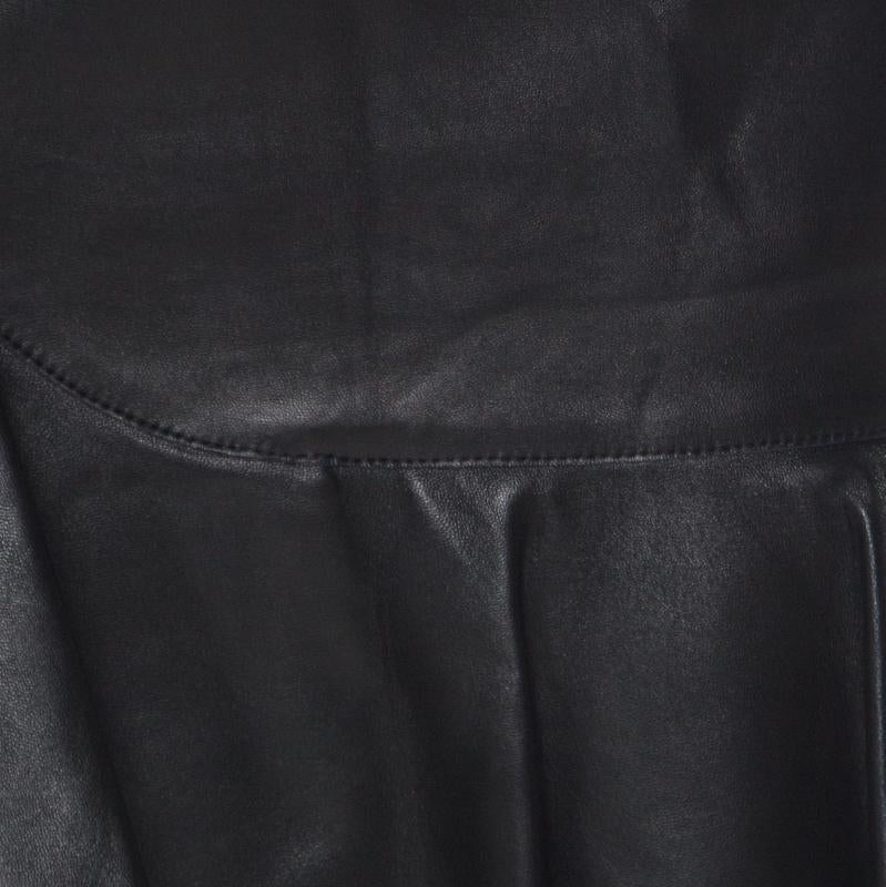 Alexander McQueen Black Leather Asymmetric Ruffle Short Skirt S In Good Condition In Dubai, Al Qouz 2