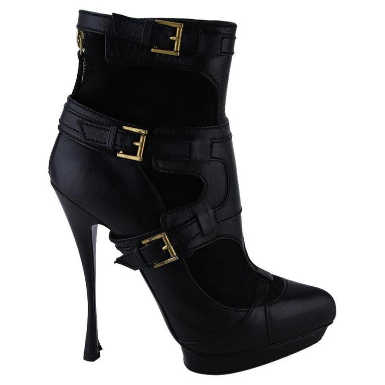ALEXANDER MCQUEEN Black Leather Booties with Buckles  37 - 7 For Sale