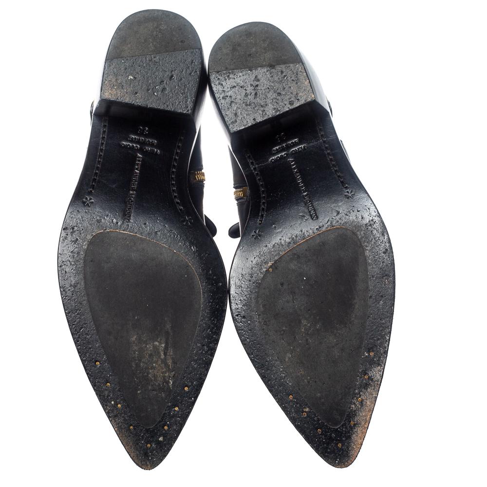 Alexander Mcqueen Black Leather Braided Chain Chelsea Boots Size 36 In Good Condition In Dubai, Al Qouz 2
