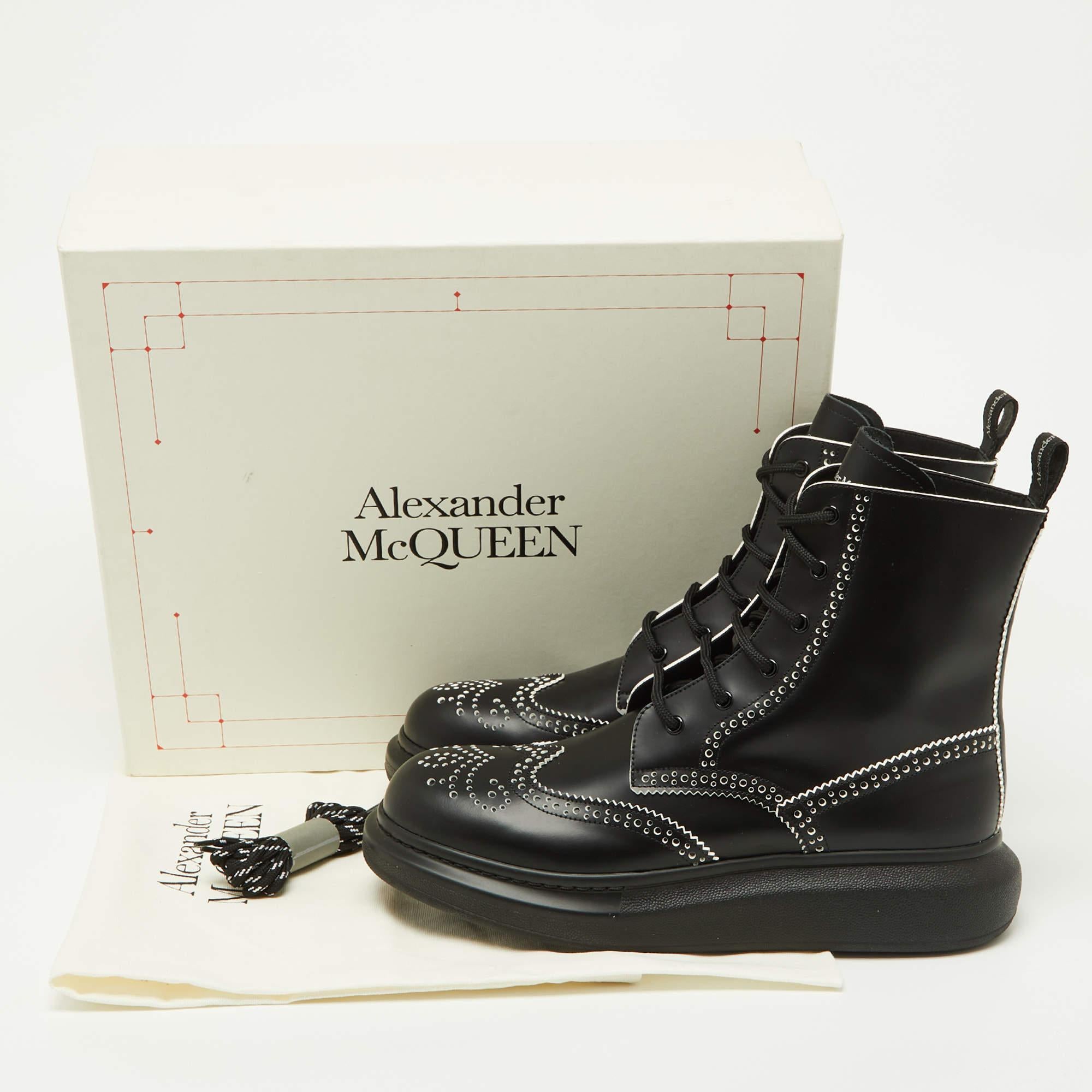 Alexander McQueen Black Leather Brogue Ankle Boots Size 44 In Excellent Condition In Dubai, Al Qouz 2