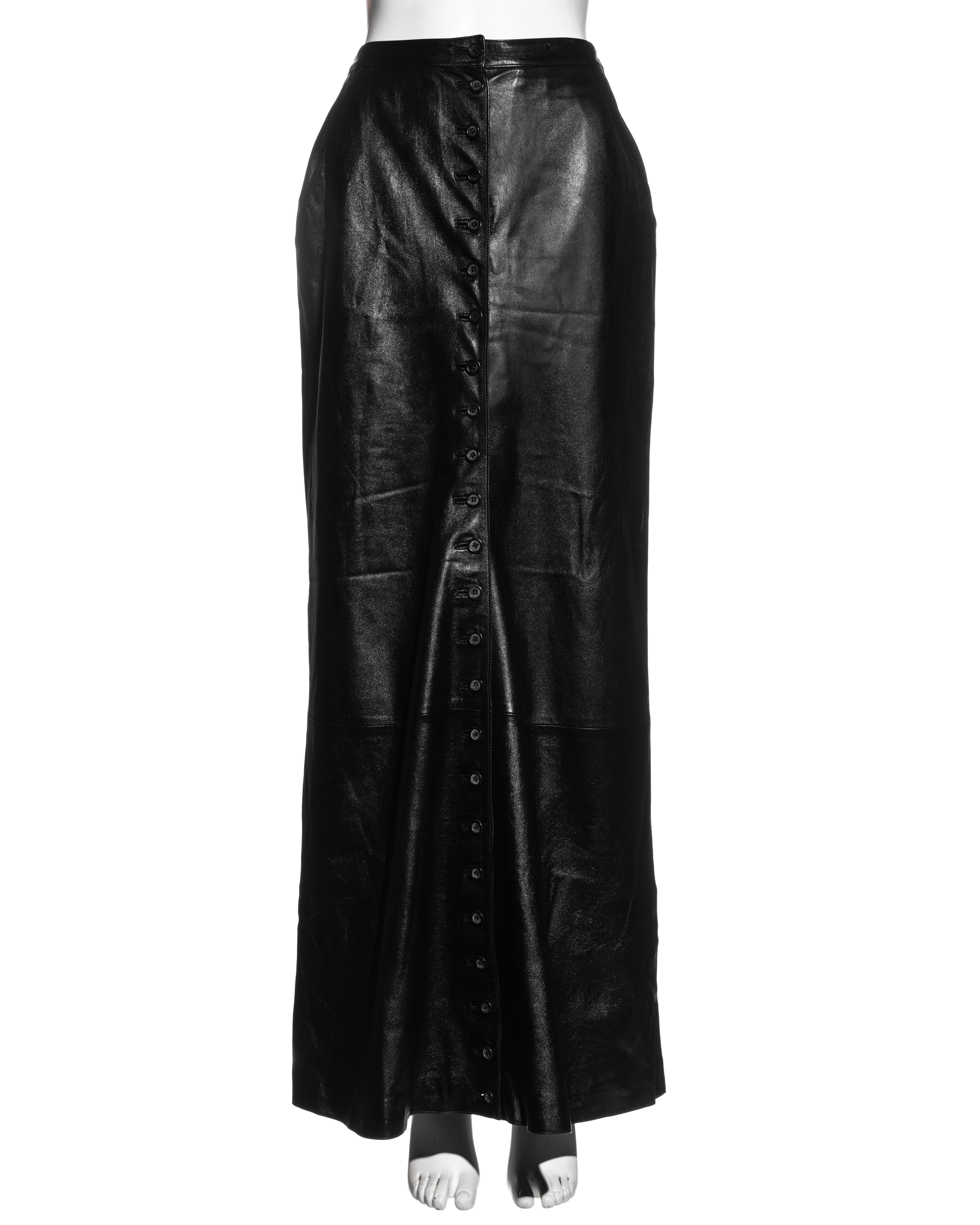 Alexander McQueen Schwarzer Leder-Maxirock 'Joan' mit Knopfleiste, fw 1998 im Angebot 5