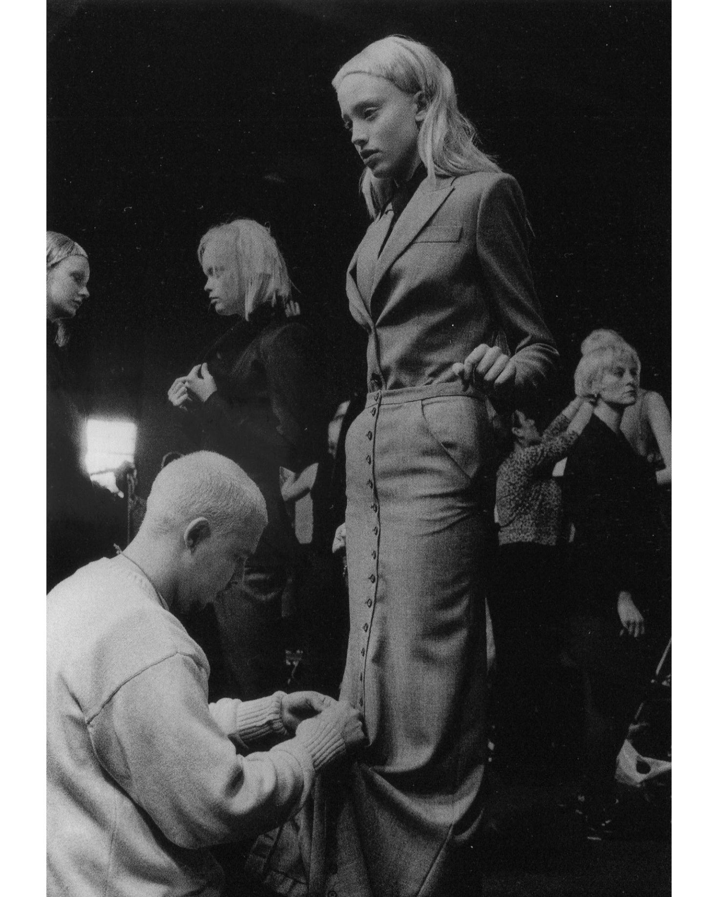 Alexander McQueen Schwarzer Leder-Maxirock 'Joan' mit Knopfleiste, fw 1998 im Zustand „Gut“ im Angebot in London, GB