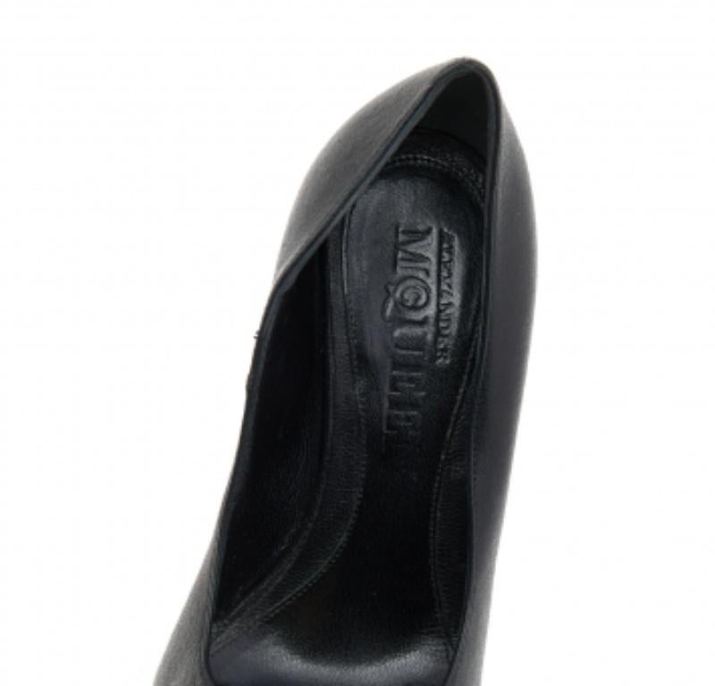 Alexander McQueen Black Leather Crystal Embellished Skull Peep Toe Pumps Size 35 1