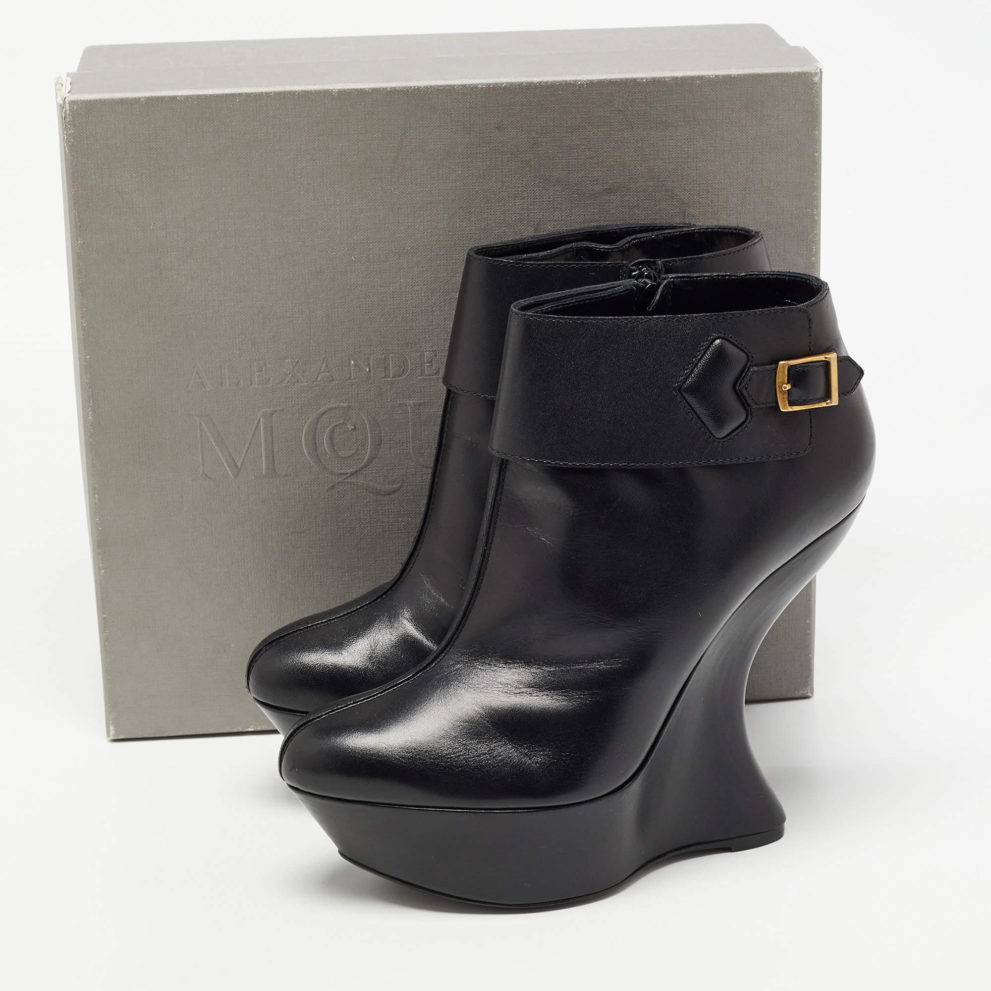 Alexander McQueen Black Leather Curved Heel Ankle Length Boots Size 40 7