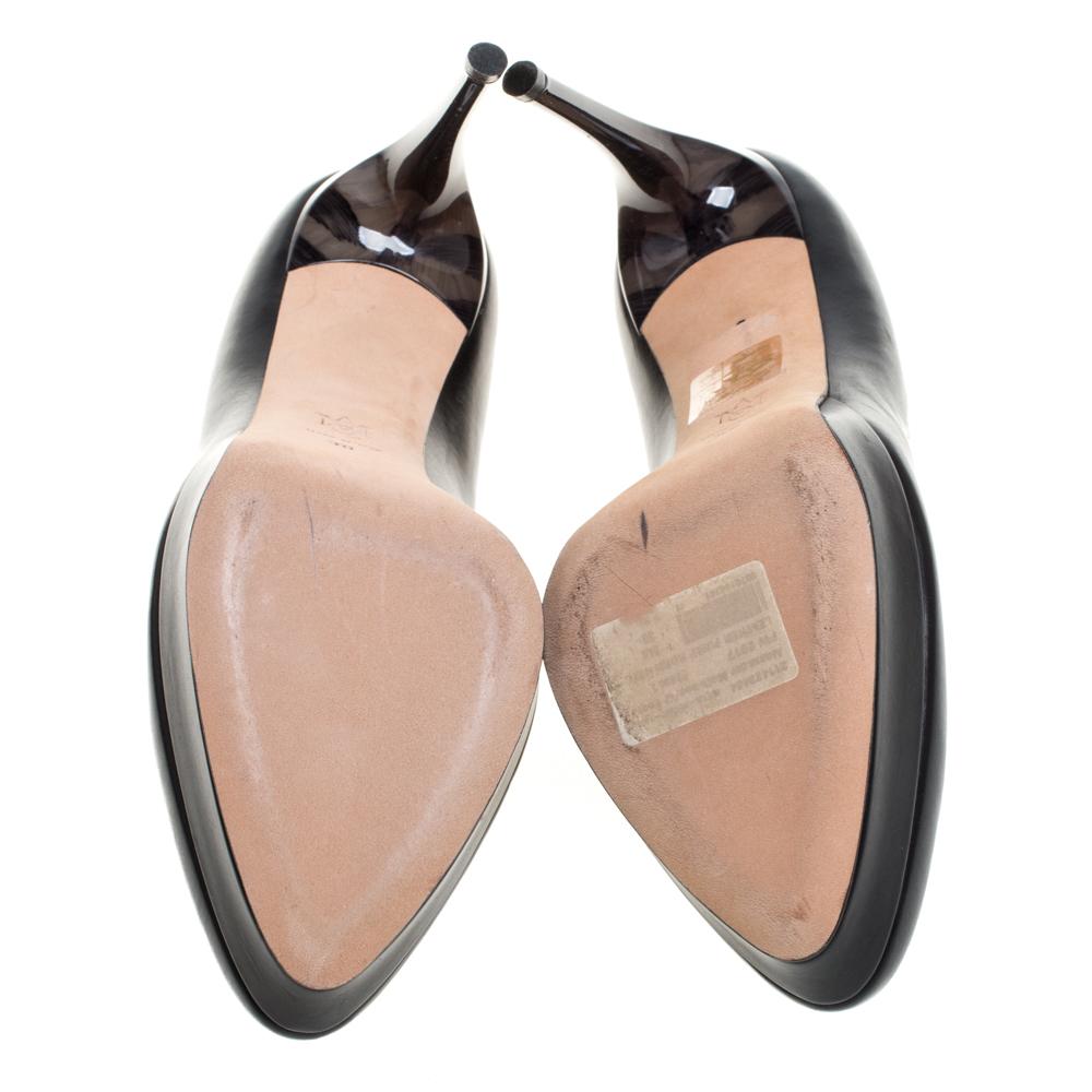 Women's Alexander McQueen Black Leather Curved Heel Platform Pumps Size 38