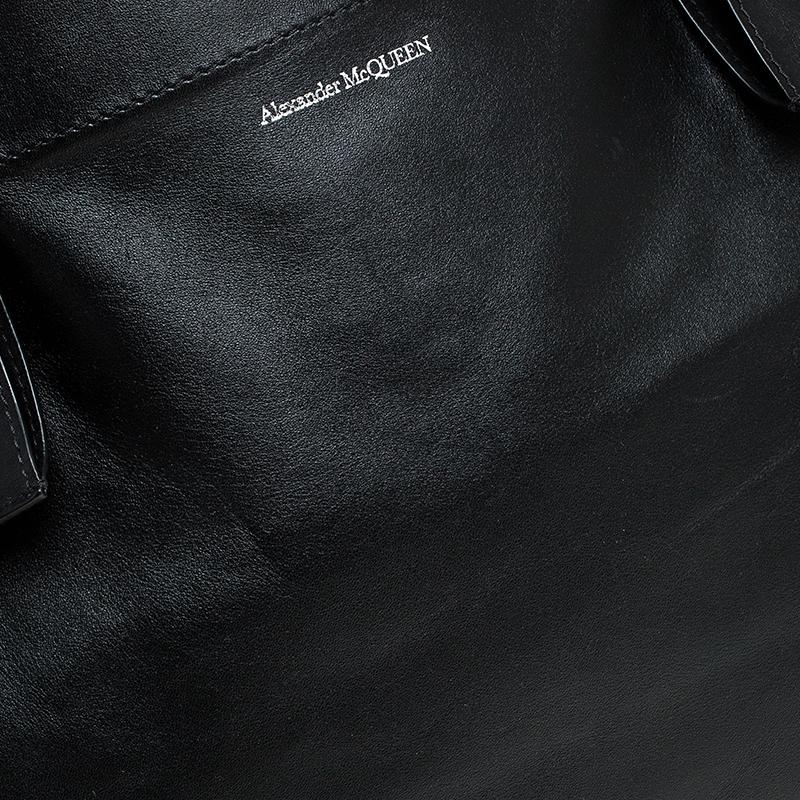 Alexander McQueen Black Leather De Manta Tote In New Condition In Dubai, Al Qouz 2