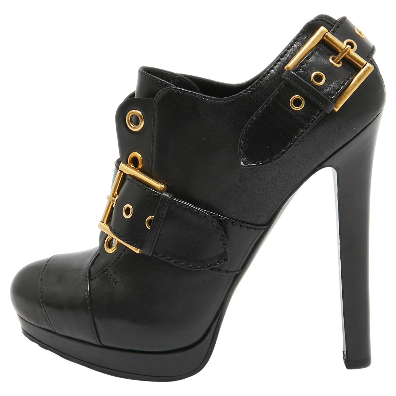 Alexander McQueen Black Leather Eyelet Buckle Booties Size 40 For Sale