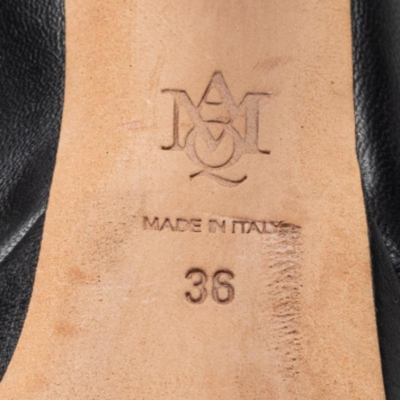 Alexander McQueen Botines de plataforma de piel negra con detalle de ojales Talla 36 en Bueno estado para la venta en Dubai, Al Qouz 2