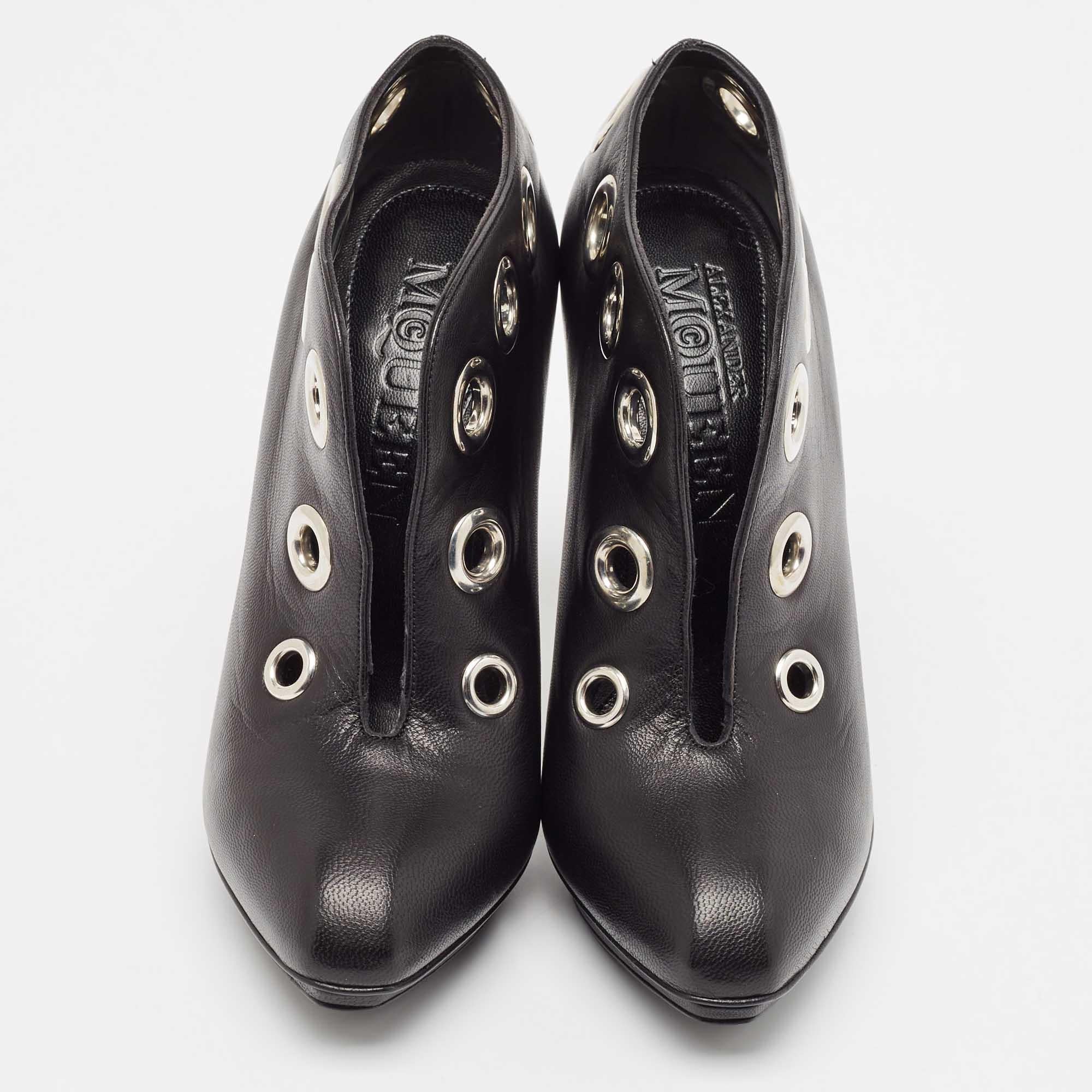 Alexander McQueen Black Leather Eyelet embellished Ankle Booties Size 36 In New Condition For Sale In Dubai, Al Qouz 2