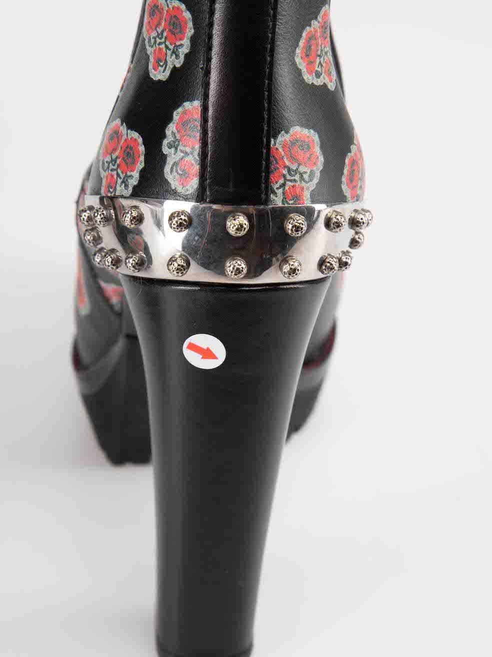 Alexander McQueen - Bottes en cuir noir à motif floral clouté - Taille IT 39 en vente 3
