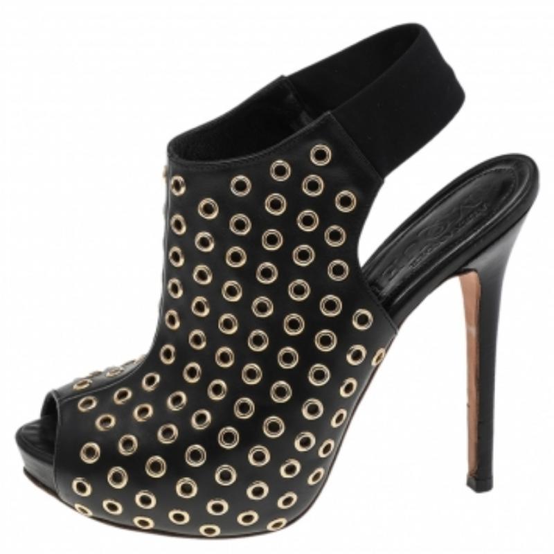 Alexander McQueen - Stivali alla caviglia con occhiello in pelle nera - Taglia 36 in vendita