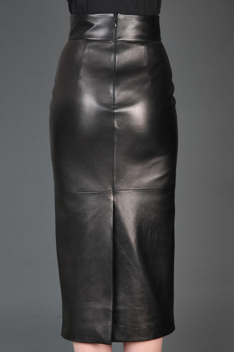 Alexander McQueen Black Leather High Waist Corset skirt For Sale at