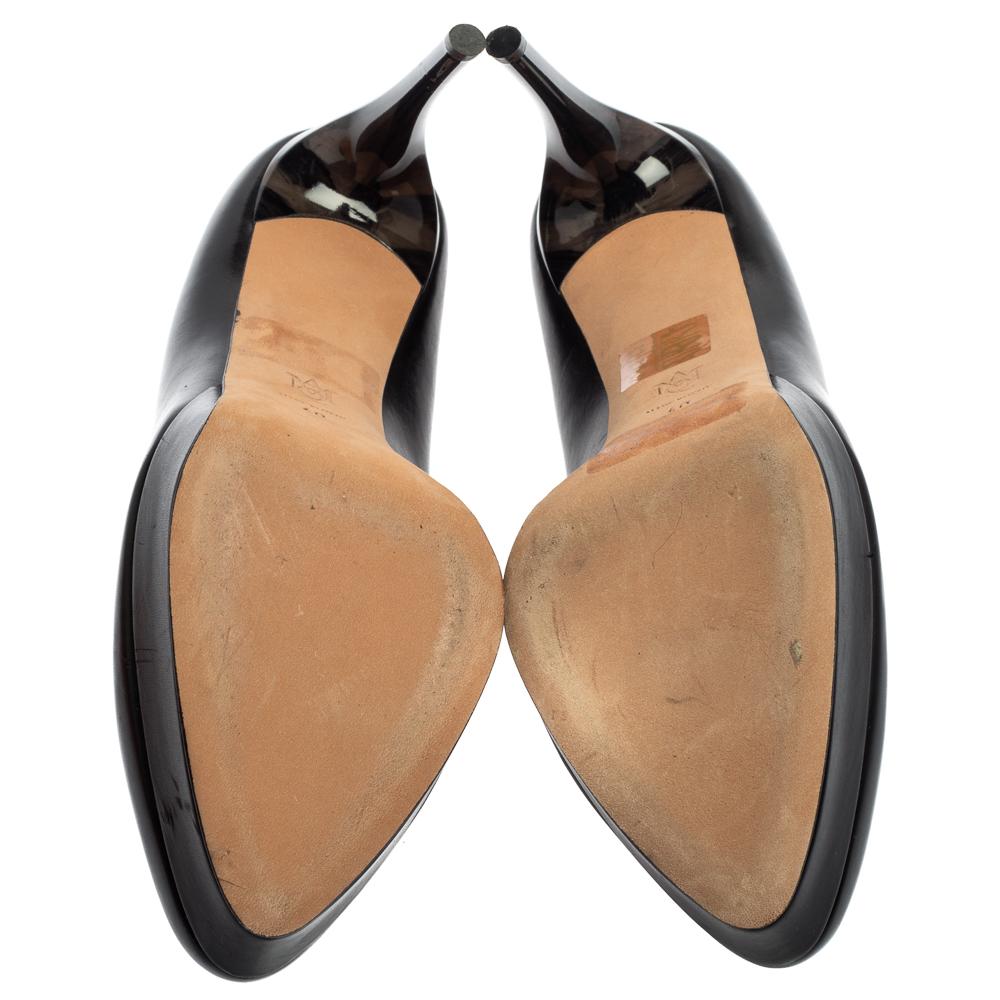 Women's Alexander McQueen Black Leather Horn Heel Platform Pumps Size 40 For Sale