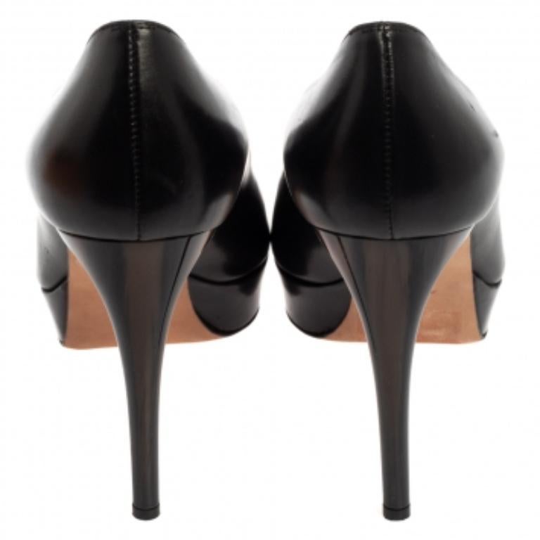 Alexander McQueen Black Leather Horn Heel Platform Pumps Size 40 For Sale 1