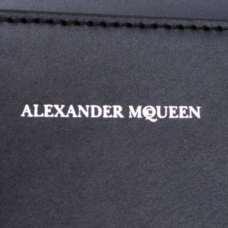 Alexander McQueen Black Leather Jeweled Shoulder Bag In Good Condition In Dubai, Al Qouz 2